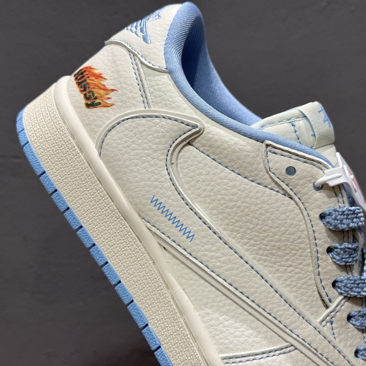XC版 Travis Scott x Fragment Design x Air Jordan 1 Low SP AJ1 乔1 斯图西联名 米蓝火焰 低帮文化休闲板鞋 ZH2598-229