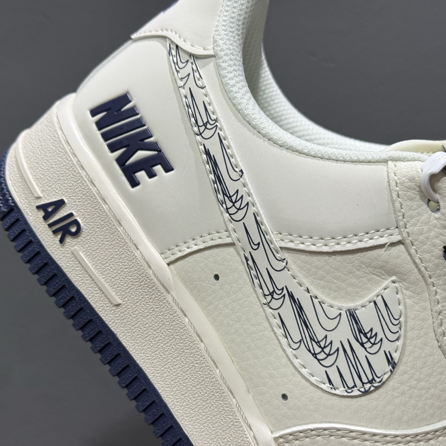 Nike Air Force 1'07 NIKE 联名 米白 HH7518-047