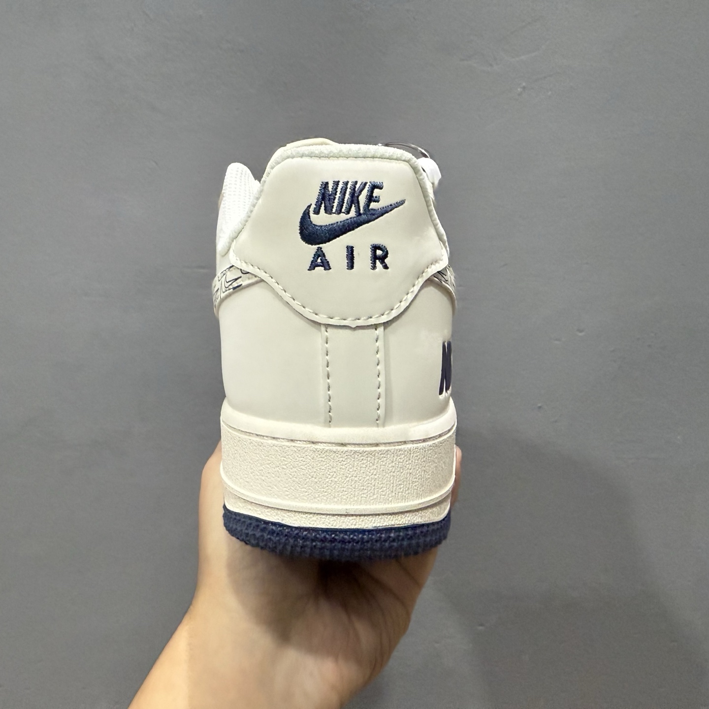 Nike Air Force 1'07 NIKE 联名 米白 HH7518-047