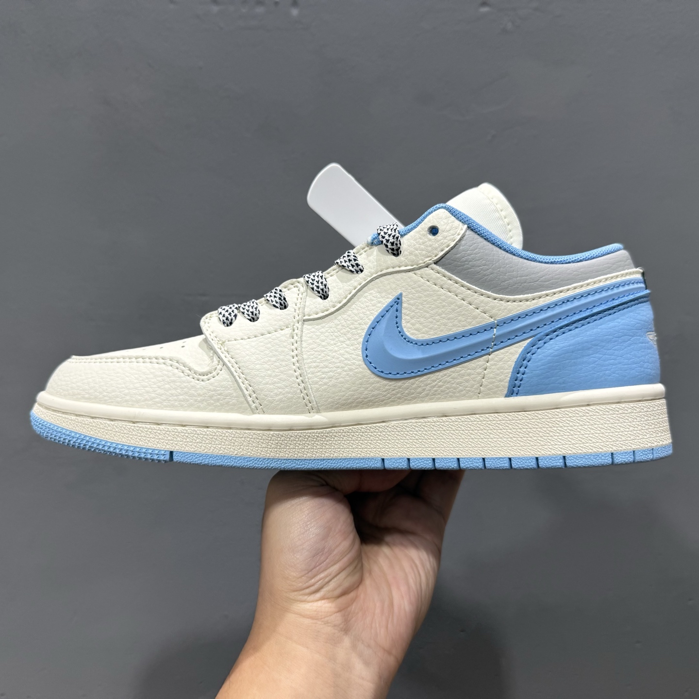Air Jordan 1 Low AJ1 乔1 斯图西联名 白蓝立体勾 高端定制 低帮复古篮球鞋 XS6086-559