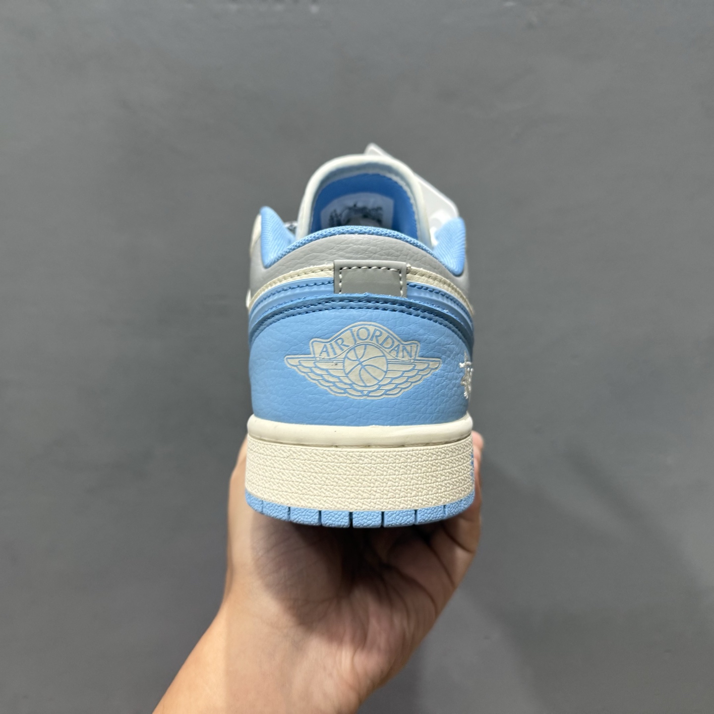 Air Jordan 1 Low AJ1 乔1 斯图西联名 白蓝立体勾 高端定制 低帮复古篮球鞋 XS6086-559