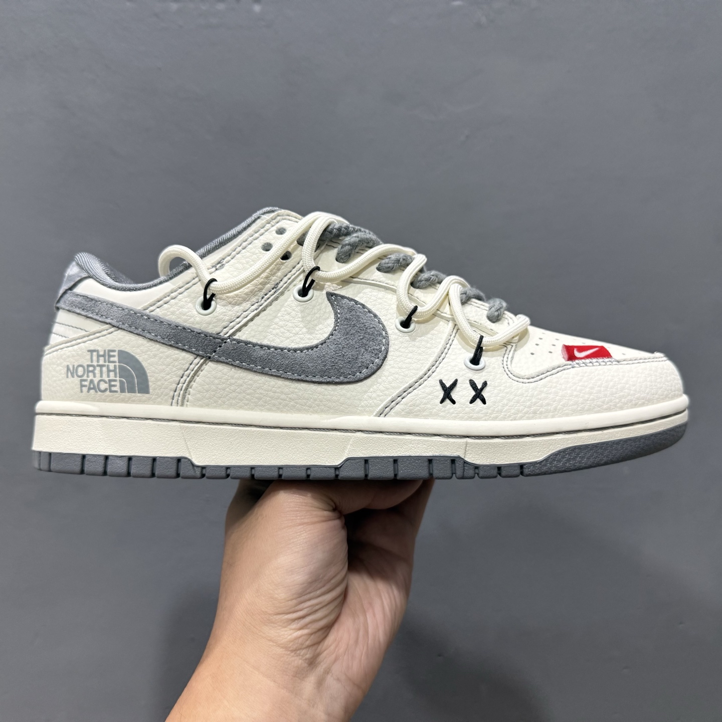 Nike SB Dunk Low 北面系列 绑带米白灰勾 周年高端定制 低帮休闲板鞋 YX5066-285