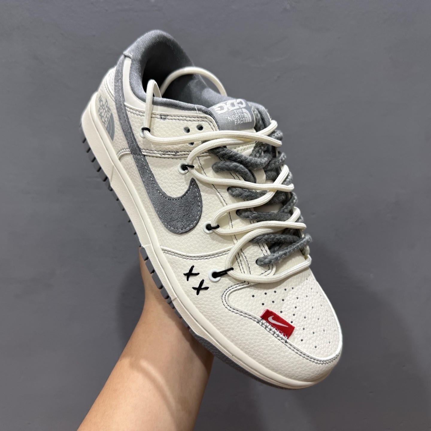 Nike SB Dunk Low 北面系列 绑带米白灰勾 周年高端定制 低帮休闲板鞋 YX5066-285