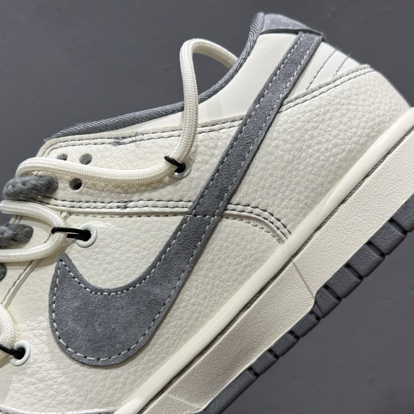 Nike SB Dunk Low 北面系列 绑带米白灰勾 周年高端定制 低帮休闲板鞋 YX5066-285