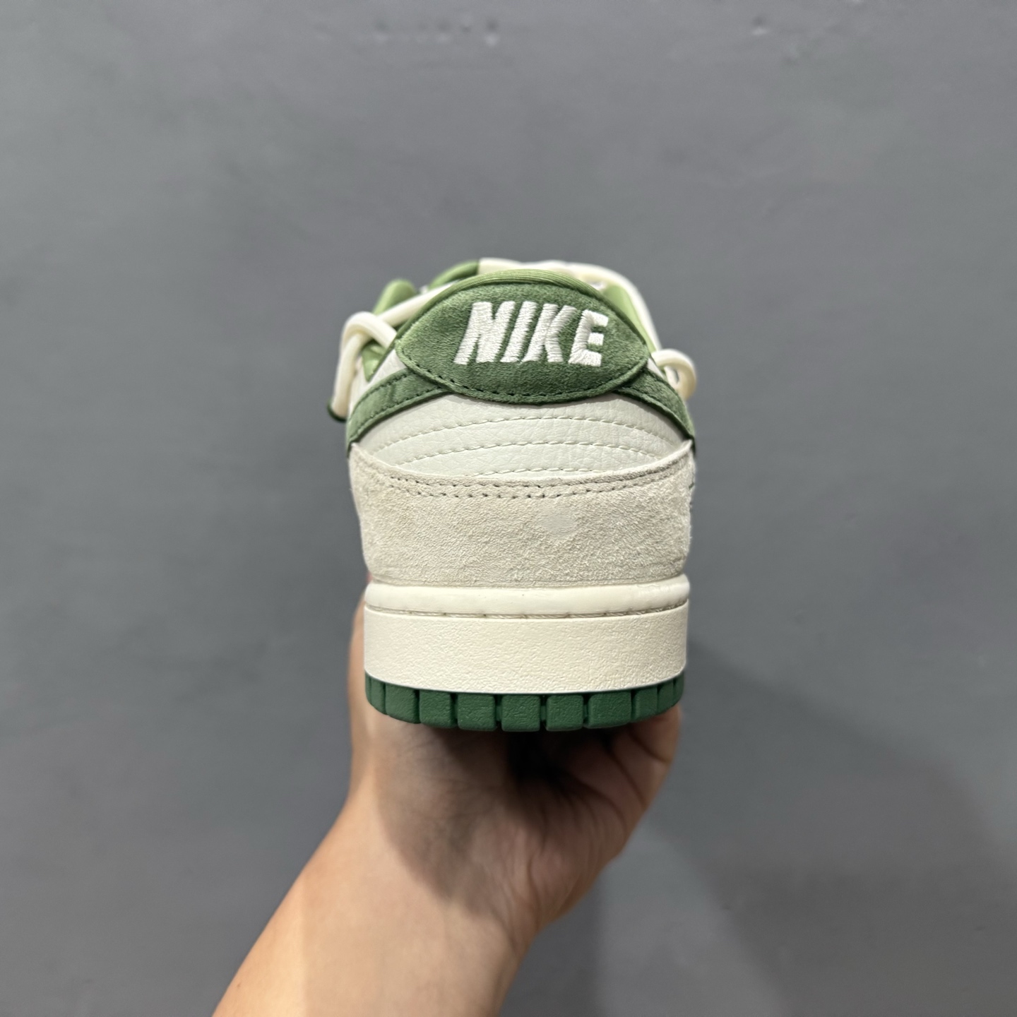 Nike SB Dunk Low 斯图西系列 绑带猪八绿勾 周年高端定制 低帮休闲板鞋 DM6868-094