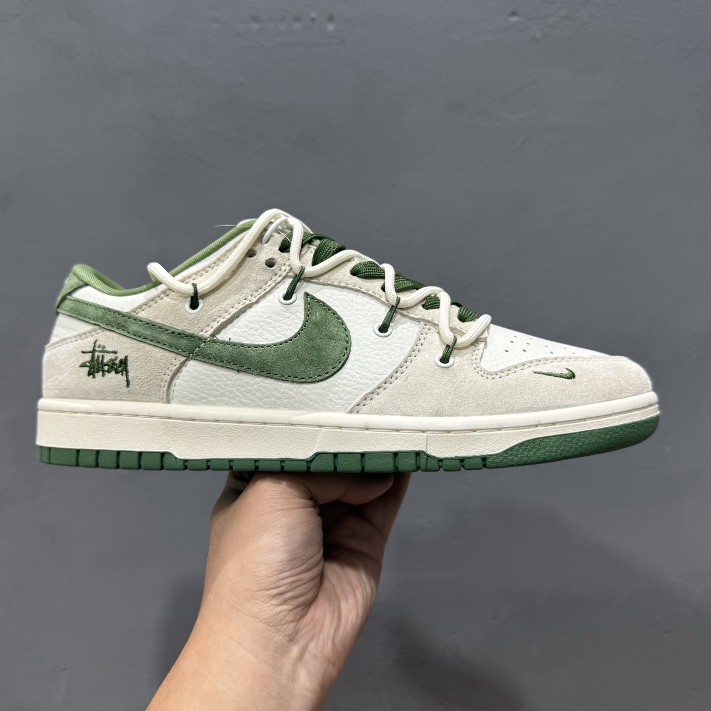Nike SB Dunk Low 斯图西系列 绑带猪八绿勾 周年高端定制 低帮休闲板鞋 DM6868-094