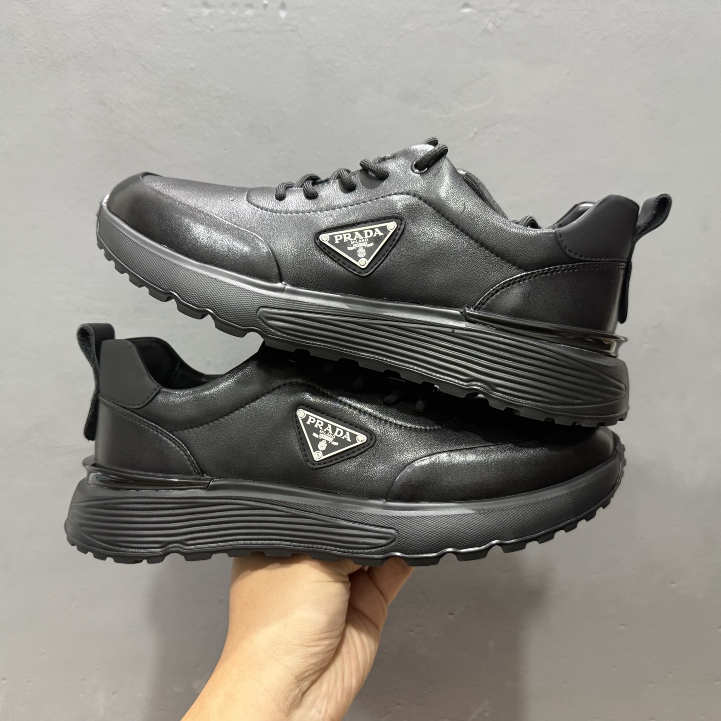 PRADA 普拉达马龙同款低帮男鞋运动休闲板鞋