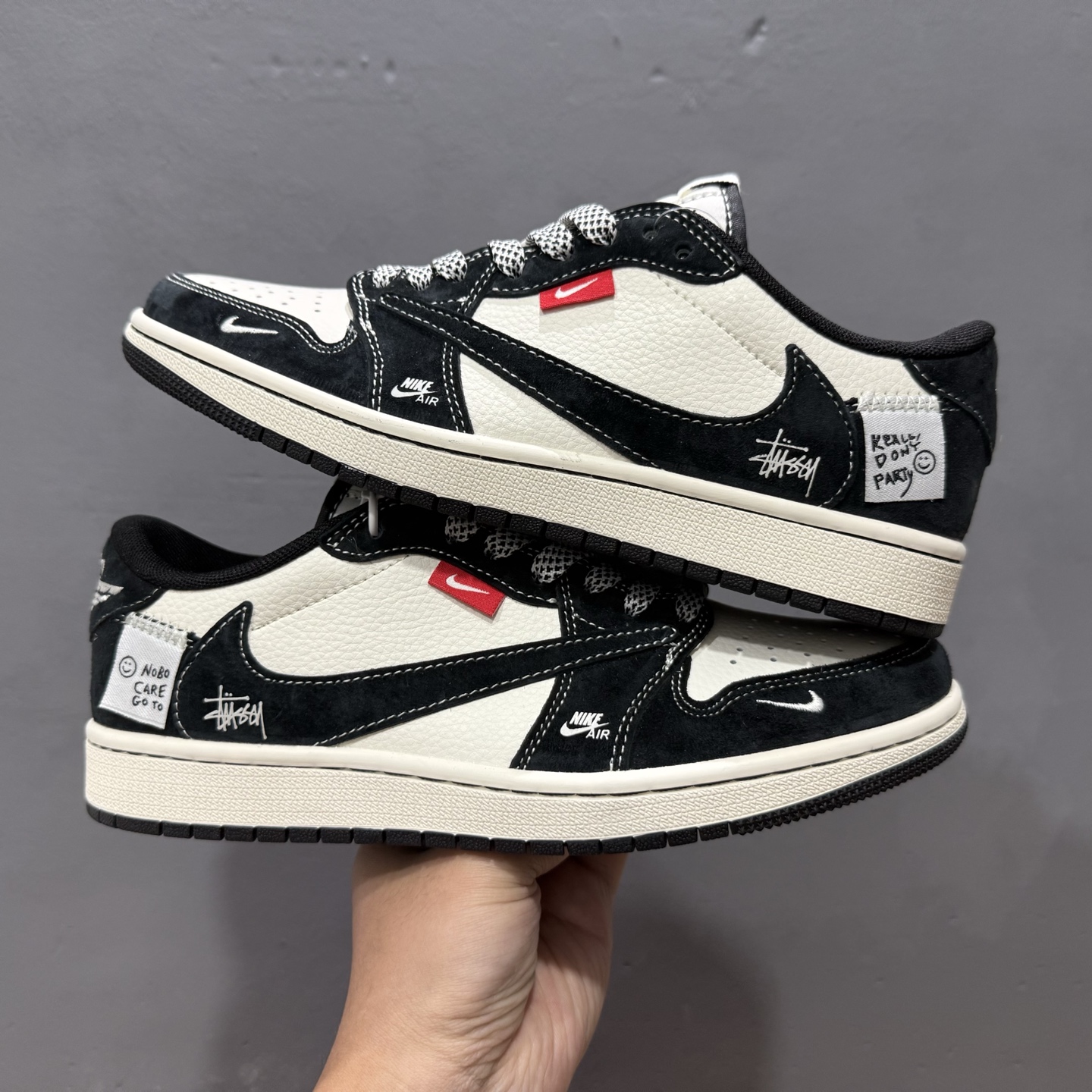Travis Scott x Fragment Design x Air Jordan 1 Low SP AJ1 乔1 斯图西联名 黑白织布 低帮文化休闲板鞋 YX5066-299