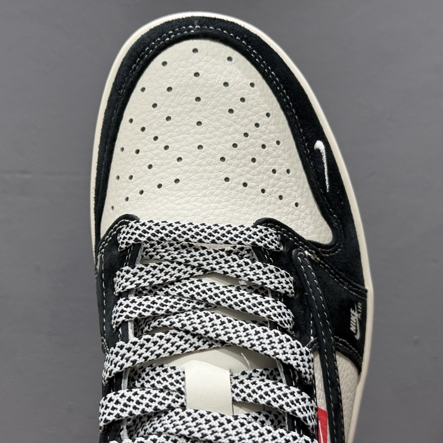 Travis Scott x Fragment Design x Air Jordan 1 Low SP AJ1 乔1 斯图西联名 黑白织布 低帮文化休闲板鞋 YX5066-299