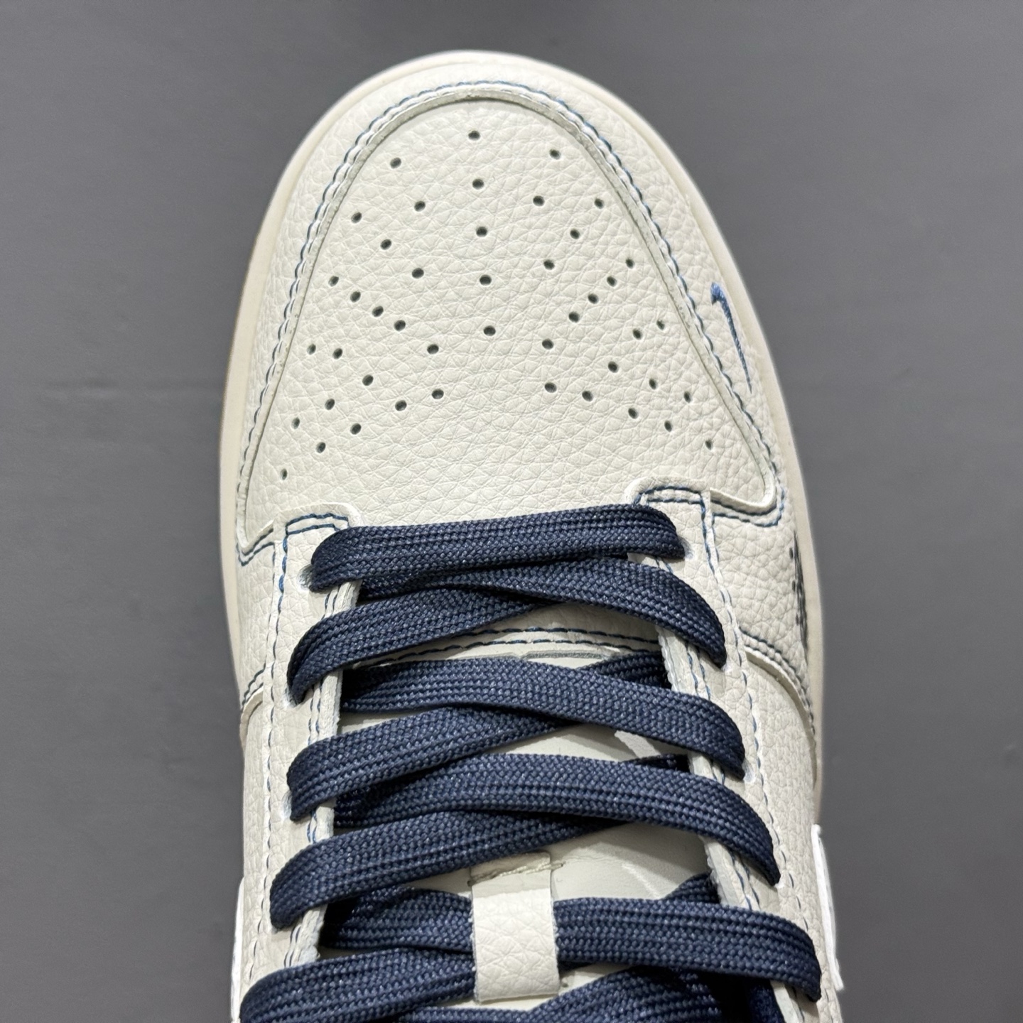 Nike SB Dunk Low 斯图西联名 蓝线生胶 周年高端定制 低帮休闲板鞋 JJ2508-559