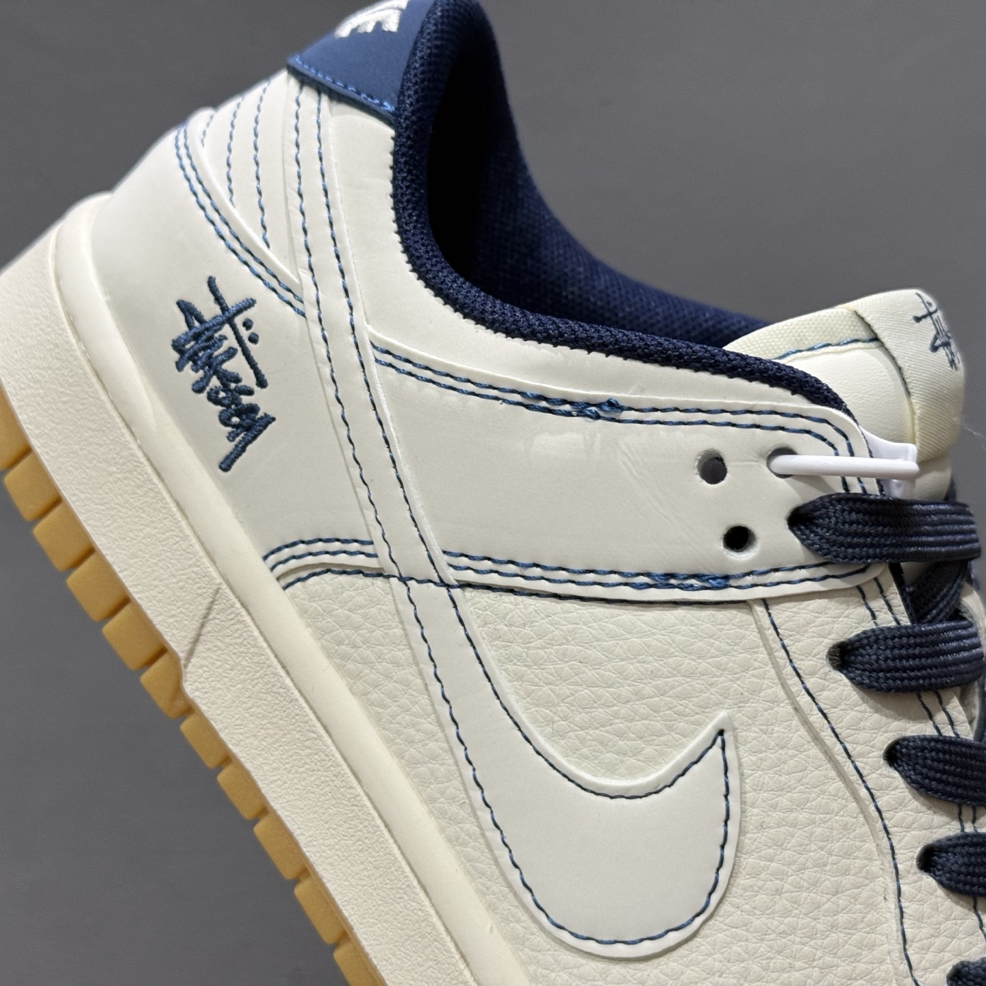 Nike SB Dunk Low 斯图西联名 蓝线生胶 周年高端定制 低帮休闲板鞋 JJ2508-559