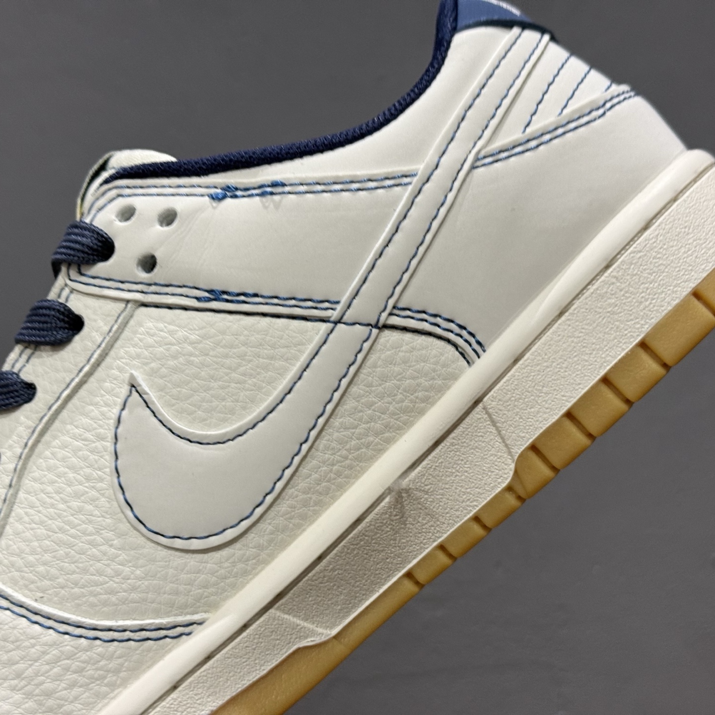 Nike SB Dunk Low 斯图西联名 蓝线生胶 周年高端定制 低帮休闲板鞋 JJ2508-559