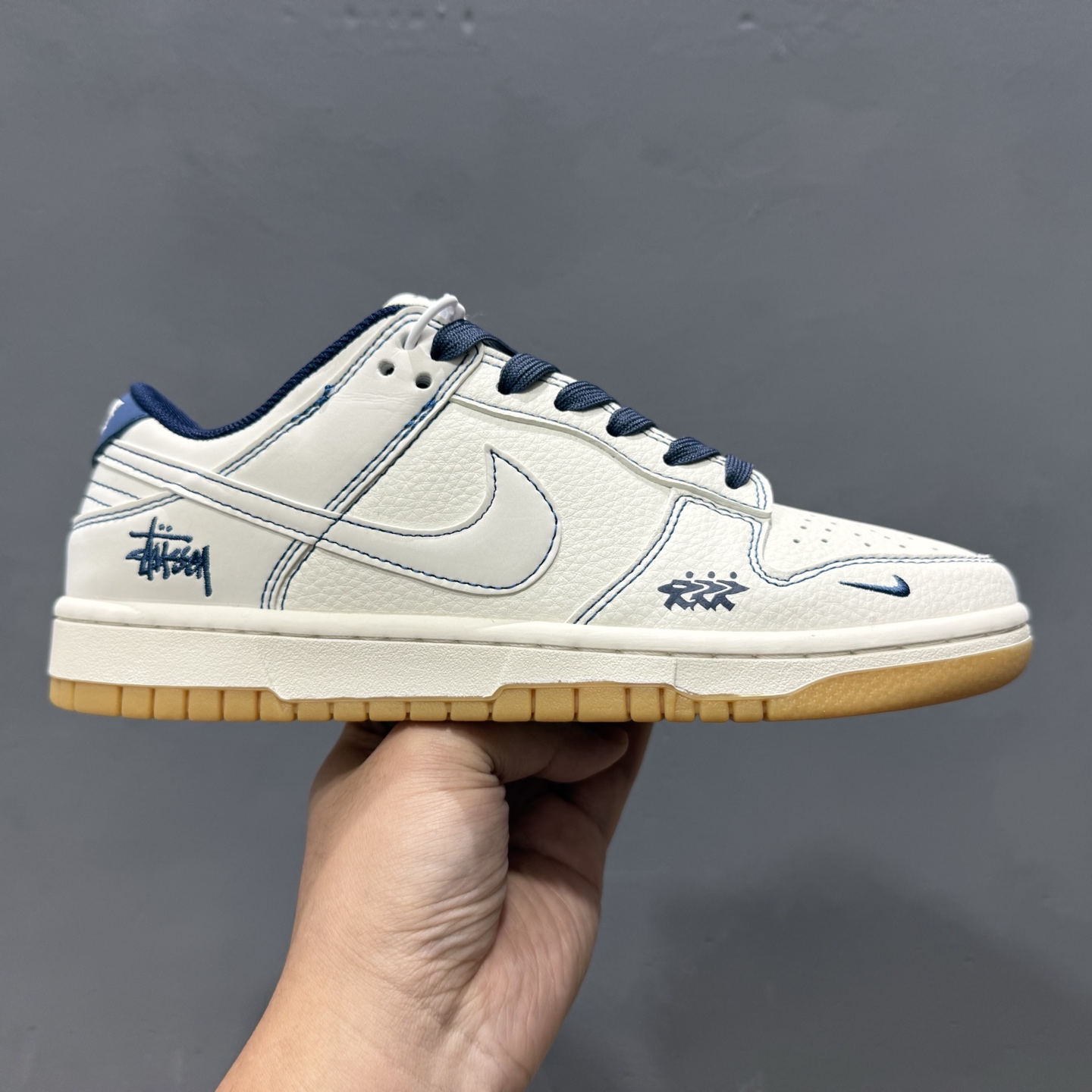 Nike SB Dunk Low 斯图西联名 蓝线生胶 周年高端定制 低帮休闲板鞋 JJ2508-559