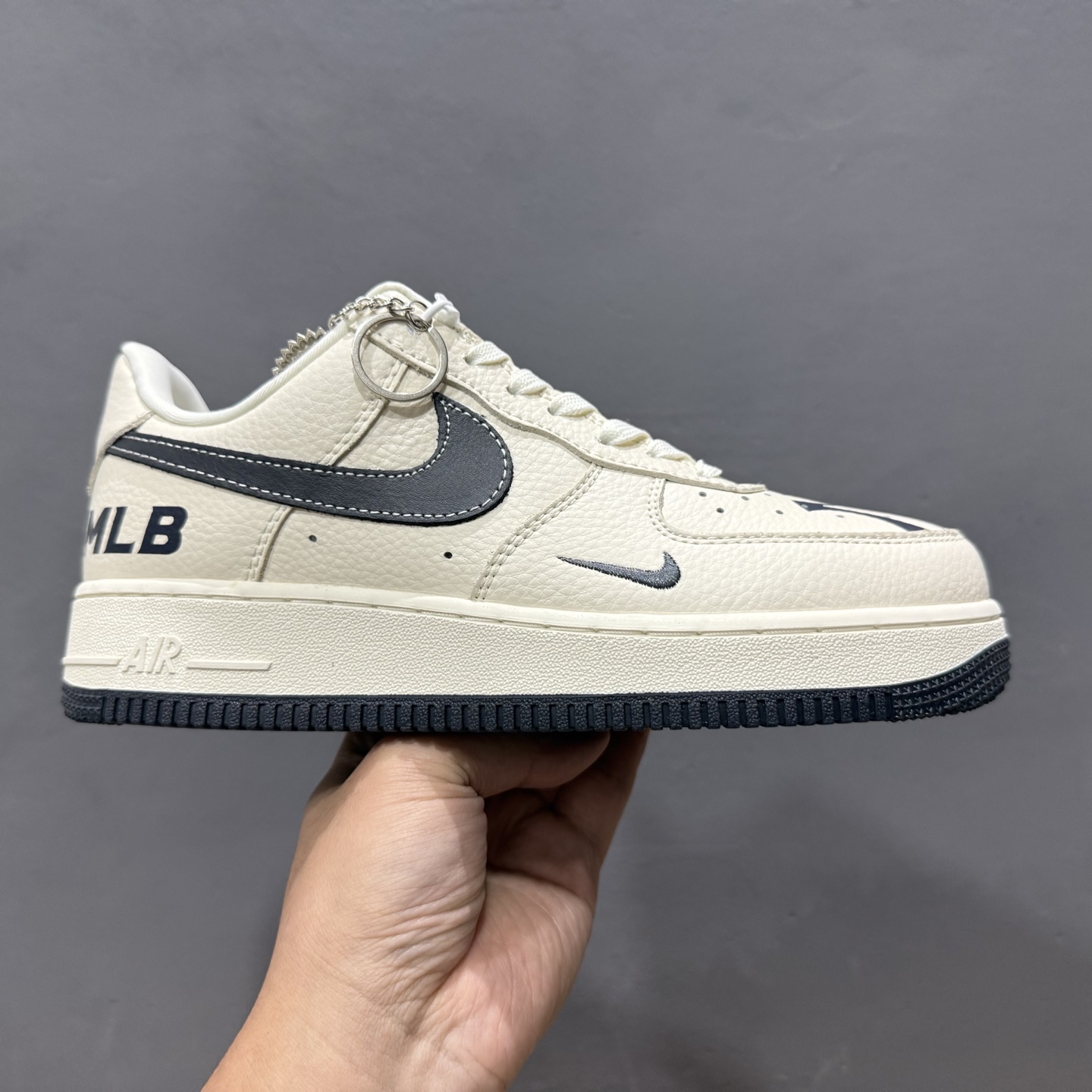Nike Air Force 1’07 Low MLB联名 鞋面涂鸦 空军一号低帮休闲板鞋 DF0188-051