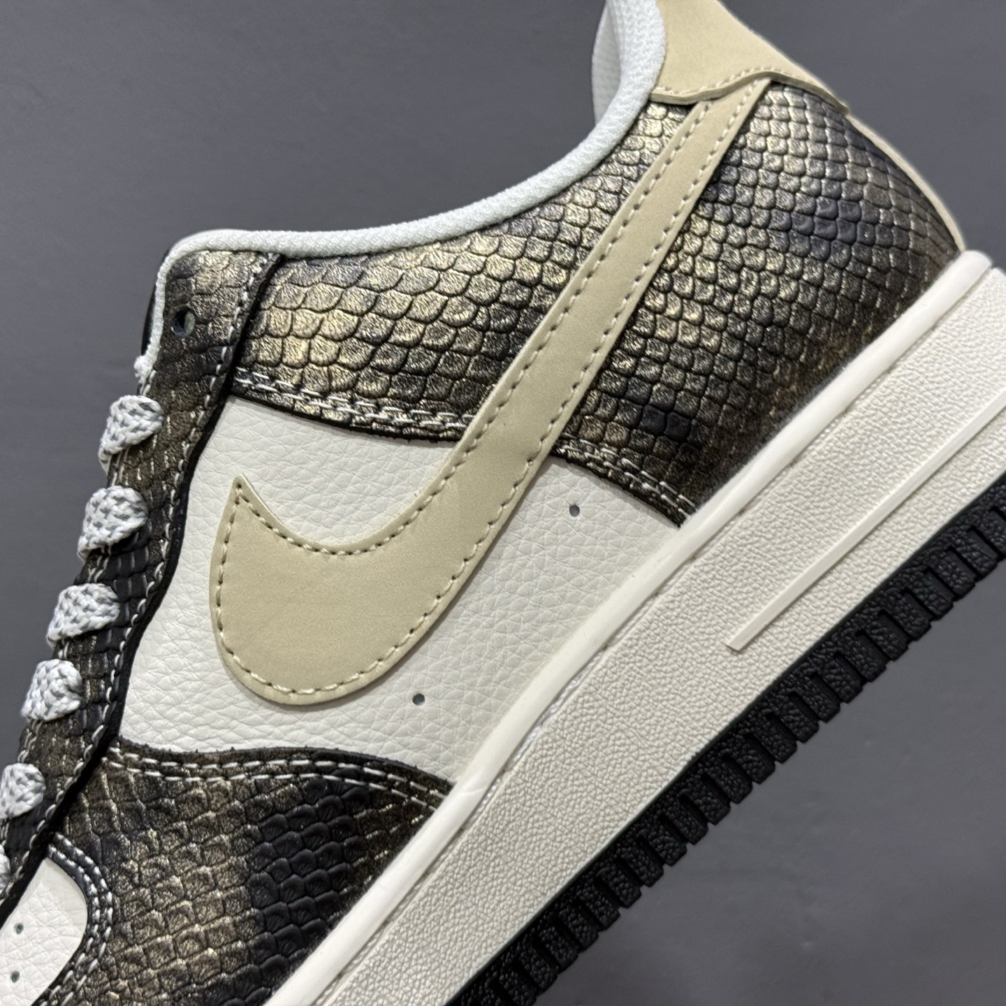 Nike Air Force 1'07 Low 斯图西联名 渐变蛇纹 空军一号低帮休闲板鞋 XS1958-556