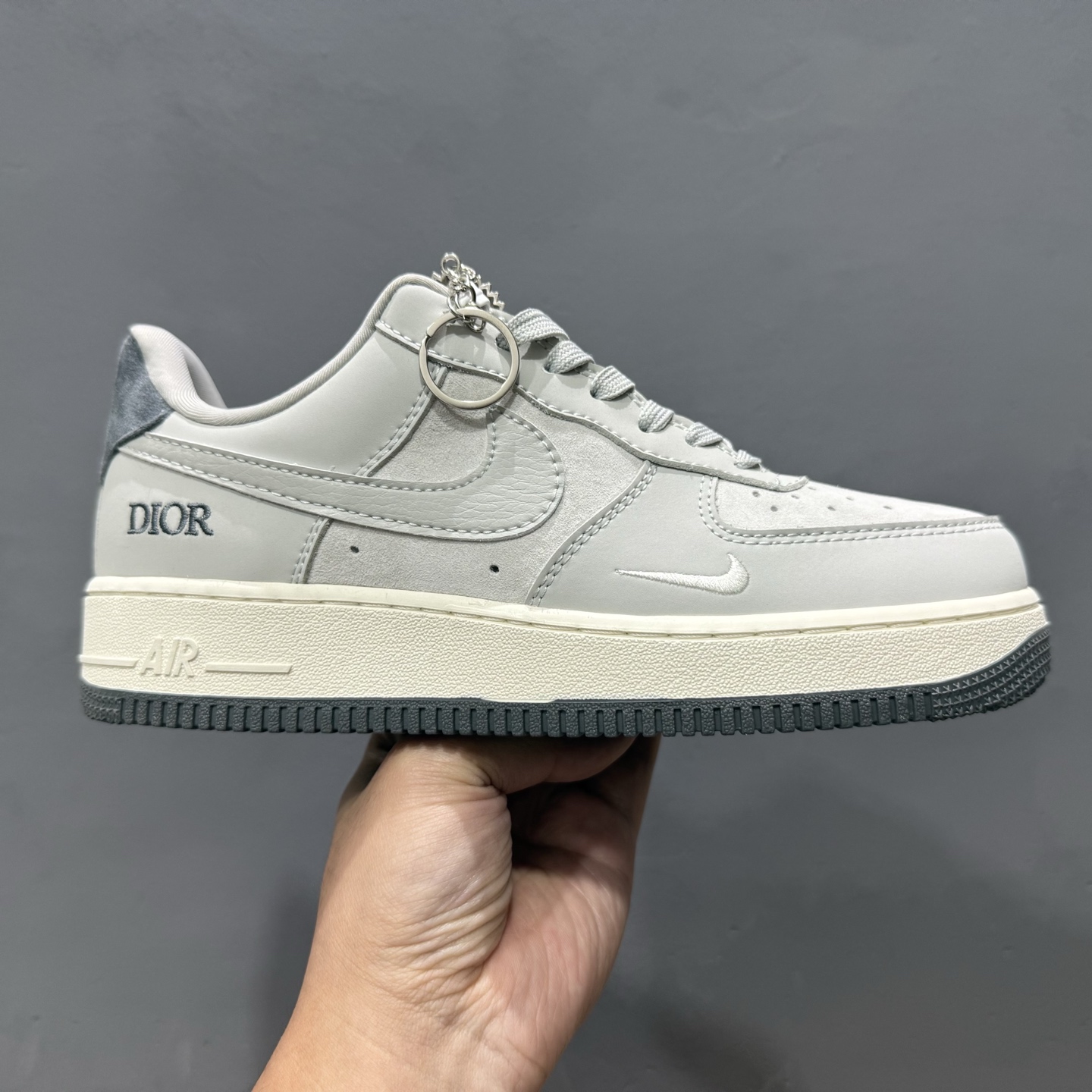 Nike Air Force 1’07 Low 迪奥联名 古典灰 空军一号低帮休闲板鞋 DF0188-041