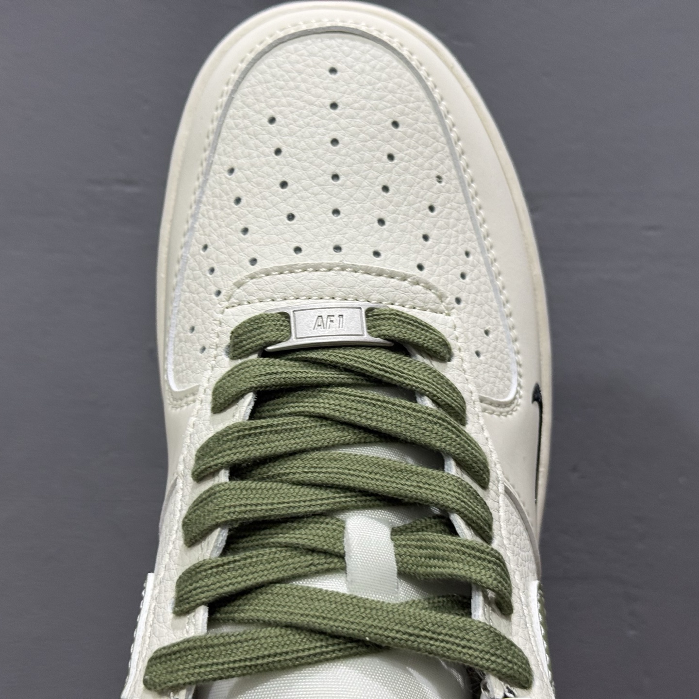 Nike Air Force 1'07 Low Supreme联名 军绿红标 空军一号低帮休闲板鞋 XS1958-566