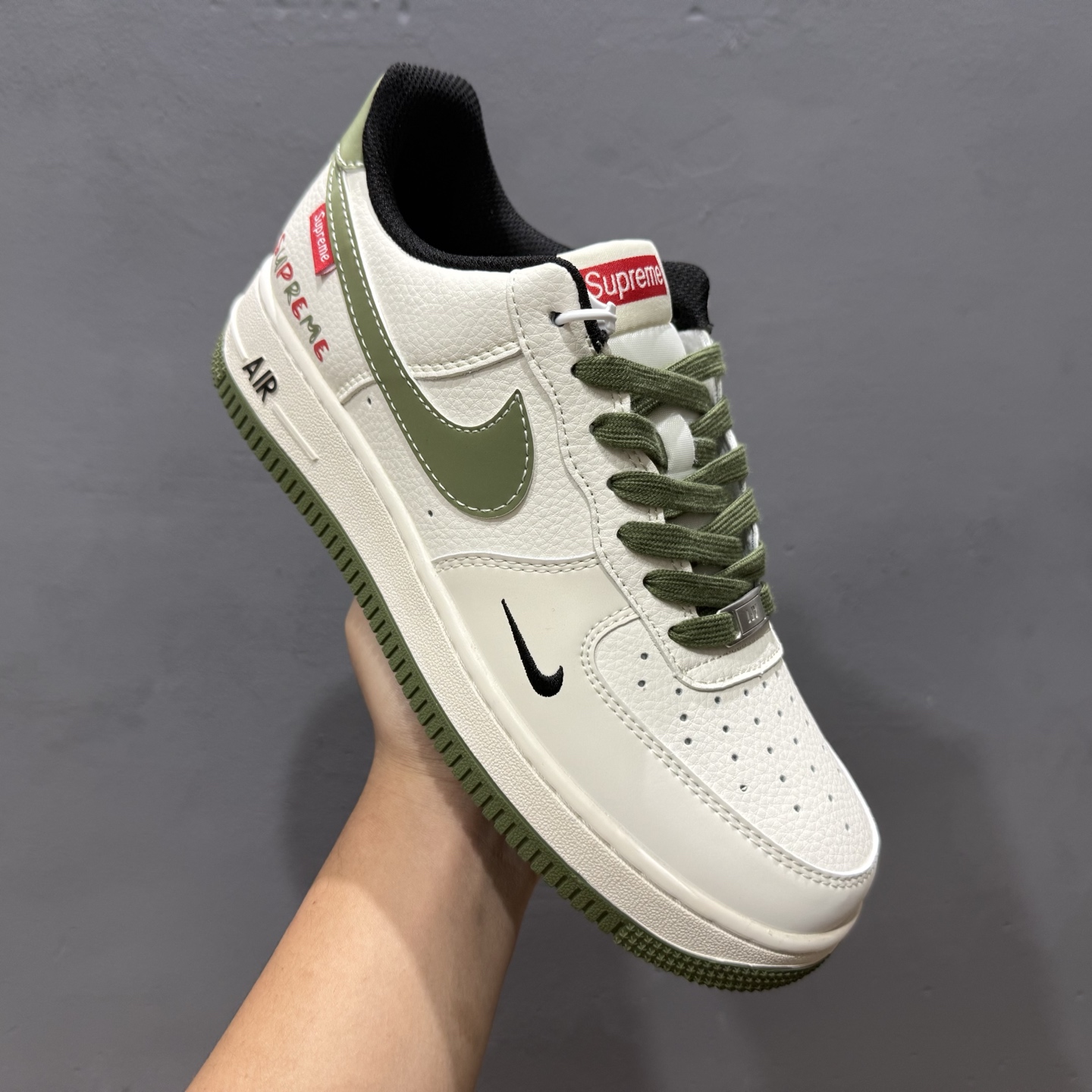 Nike Air Force 1'07 Low Supreme联名 军绿红标 空军一号低帮休闲板鞋 XS1958-566