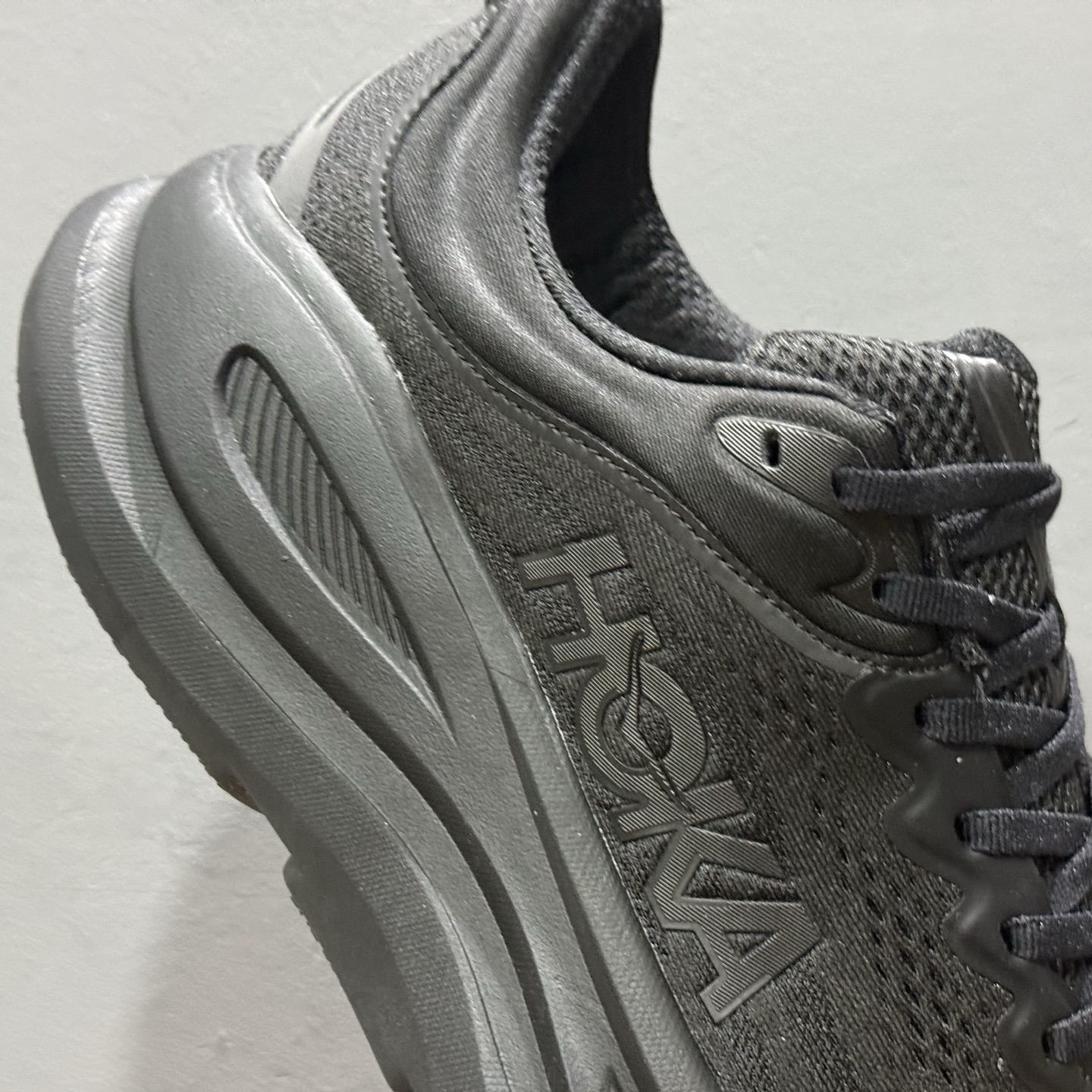 HOKA ONE ONE Bondi 9 邦迪九代跑步鞋 灰白色 1162012/CYWH