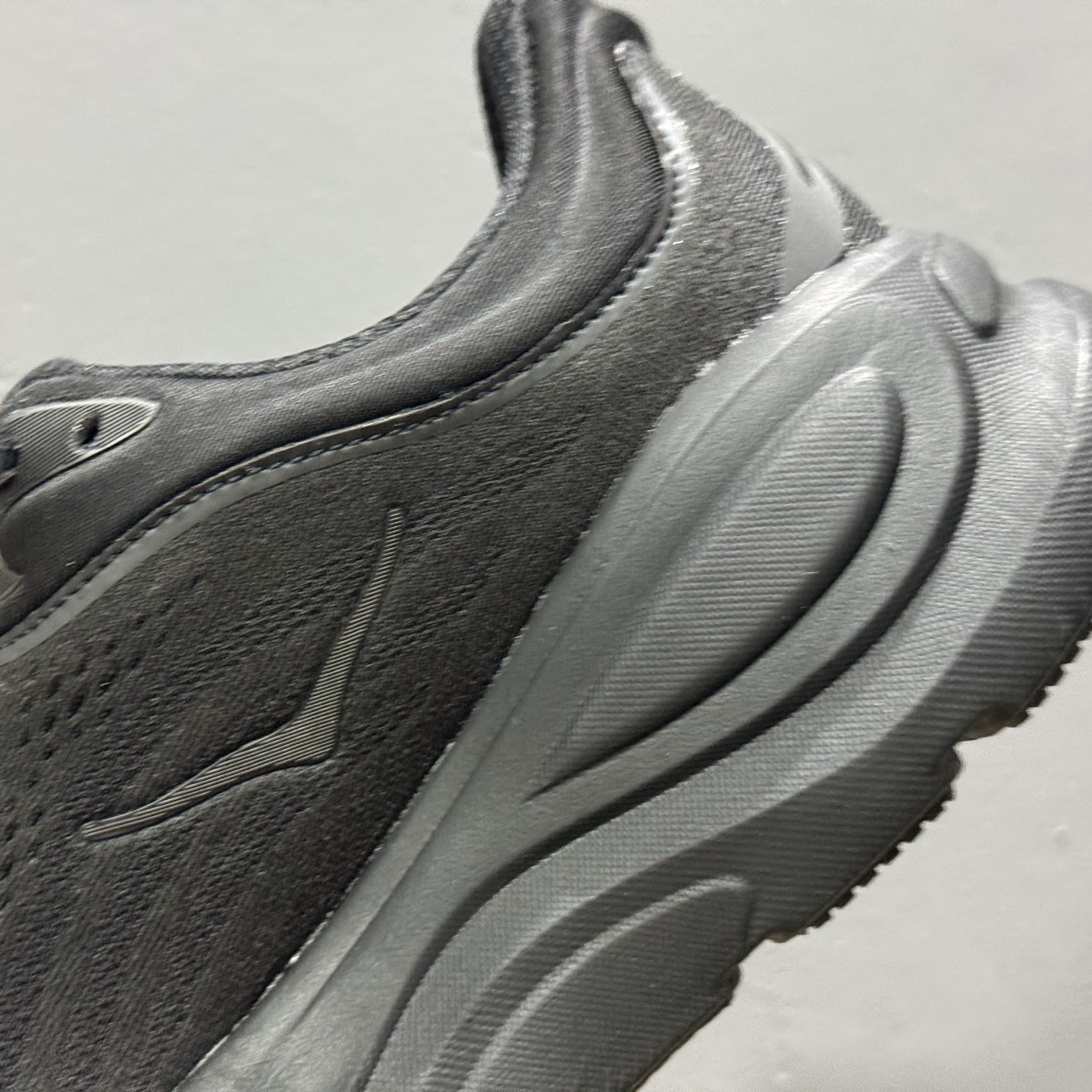 HOKA ONE ONE Bondi 9 邦迪九代跑步鞋 灰白色 1162012/CYWH