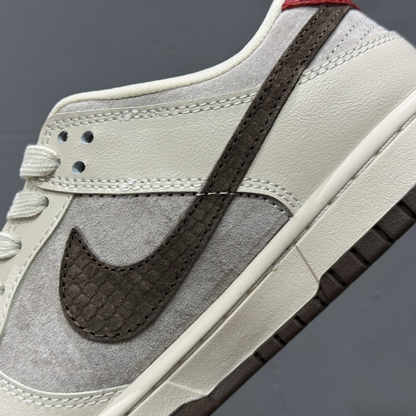 Nike SB Dunk Low LV联名红尾巧克力 周年高端定制 低帮休闲板鞋 XX3168-123