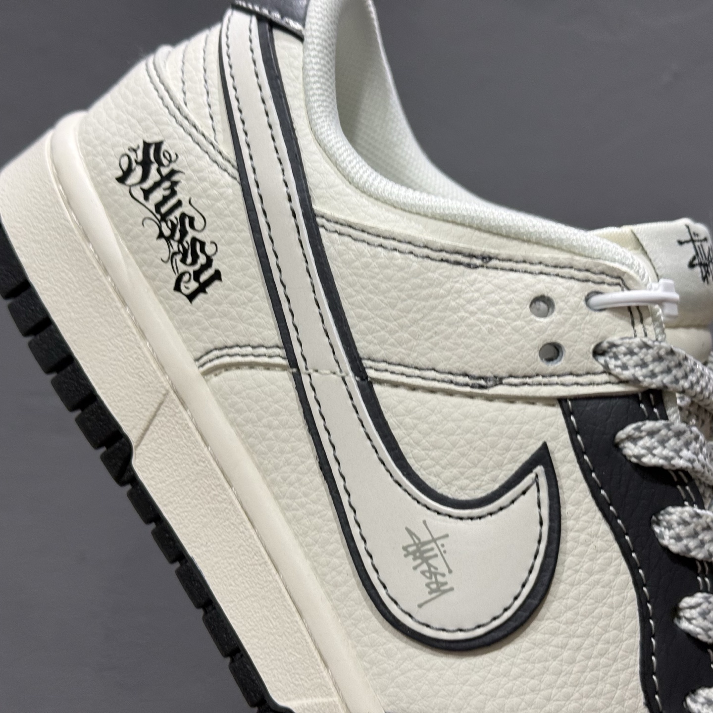 Nike SB Dunk Low 斯图西联名米 黑骷髅头 周年高端定制 低帮休闲板鞋 ZH2598-270