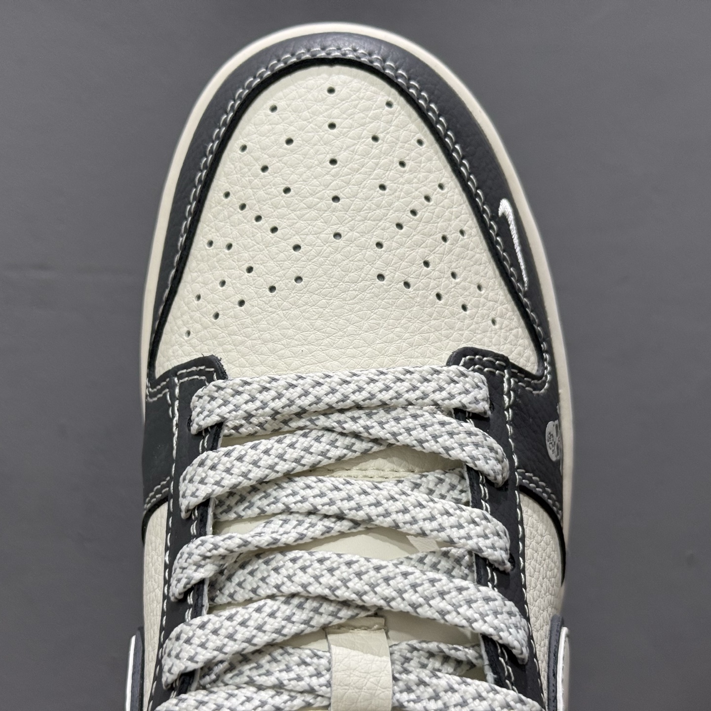 Nike SB Dunk Low 斯图西联名米 黑骷髅头 周年高端定制 低帮休闲板鞋 ZH2598-270
