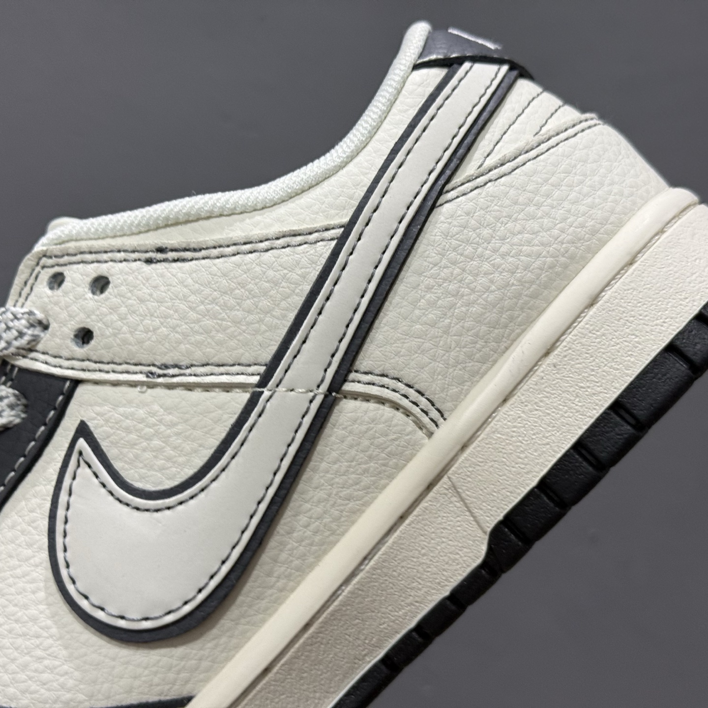 Nike SB Dunk Low 斯图西联名米 黑骷髅头 周年高端定制 低帮休闲板鞋 ZH2598-270