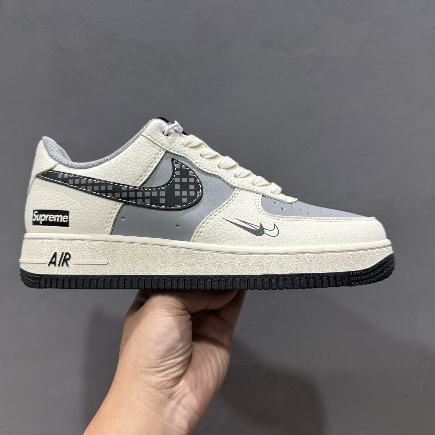Nike Air Force 1’07 Low Supreme联名 米灰积木 空军一号低帮休闲板鞋 XS1958-568