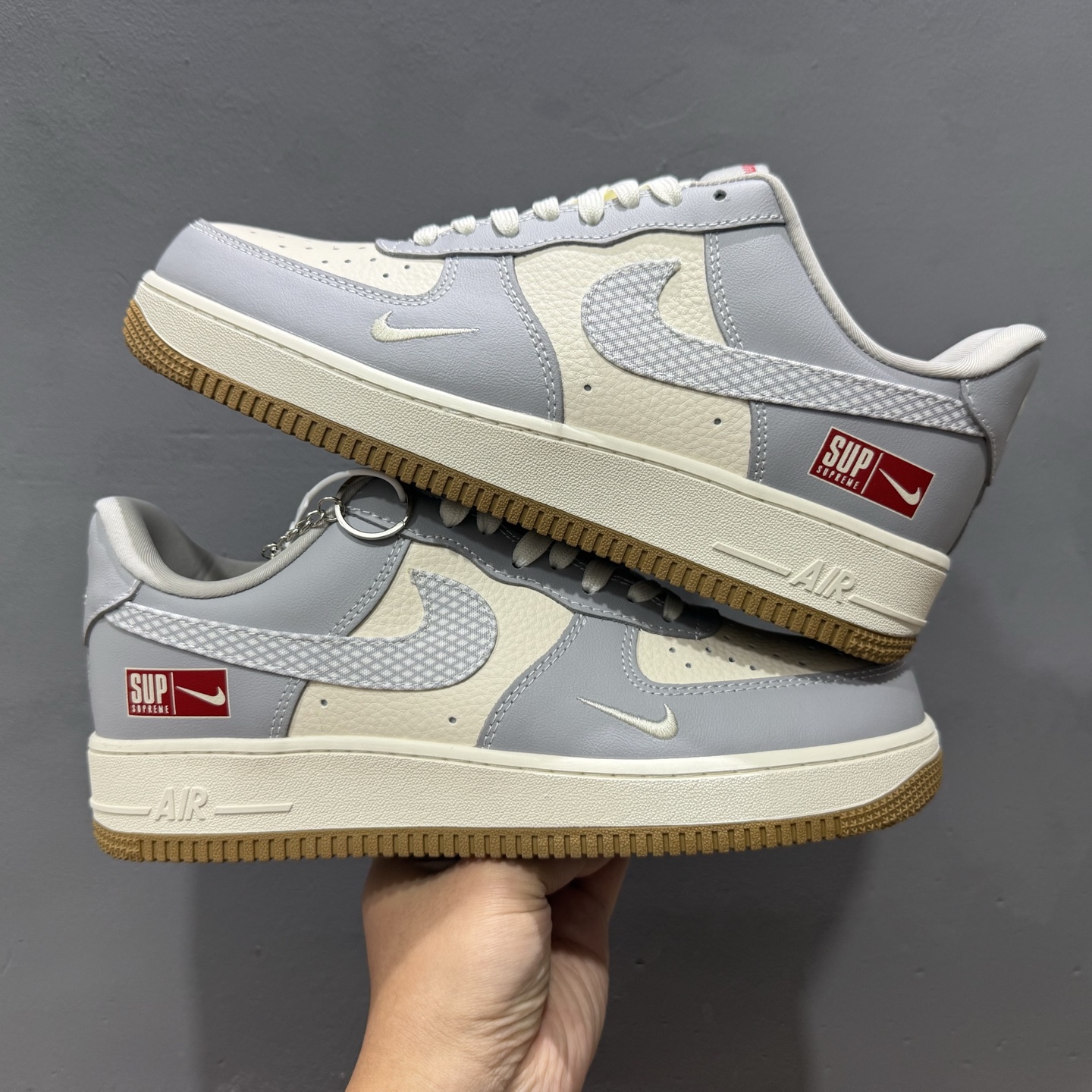 Nike Air Force 1'07 Low Supreme联名 亮灰生胶 空军一号低帮休闲板鞋 KK1988-075
