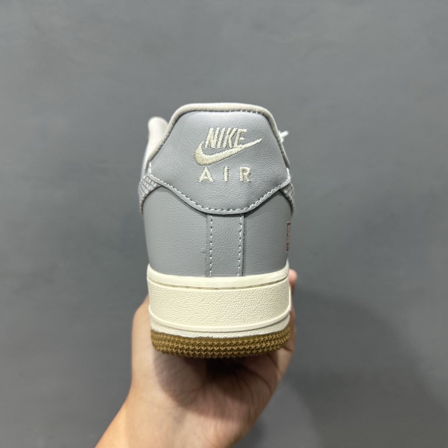 Nike Air Force 1'07 Low Supreme联名 亮灰生胶 空军一号低帮休闲板鞋 KK1988-075