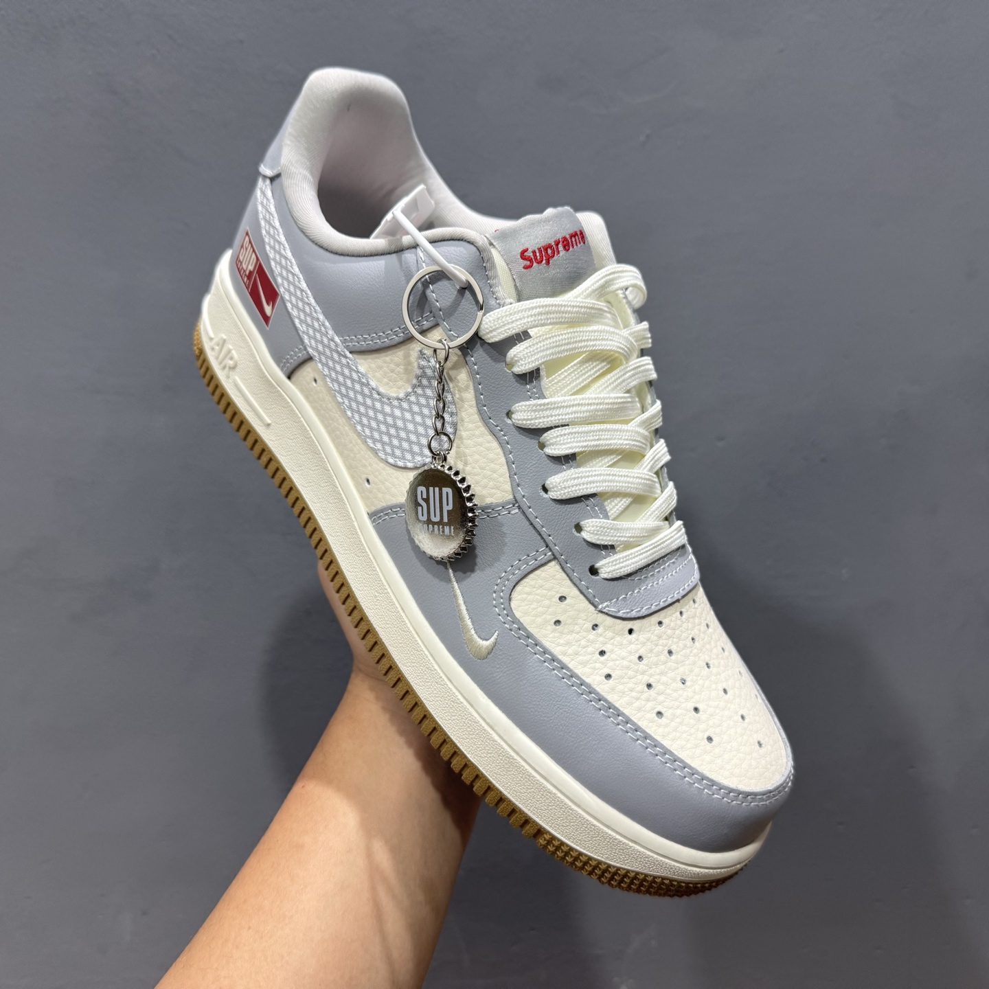Nike Air Force 1'07 Low Supreme联名 亮灰生胶 空军一号低帮休闲板鞋 KK1988-075