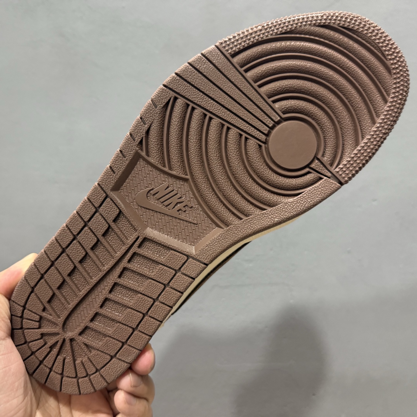 Travis Scott x Fragment Design × Air Jordan 1 Low SP AJ1 乔1北面联名 米棕小红标 低帮文化休闲板鞋 FC1688-213