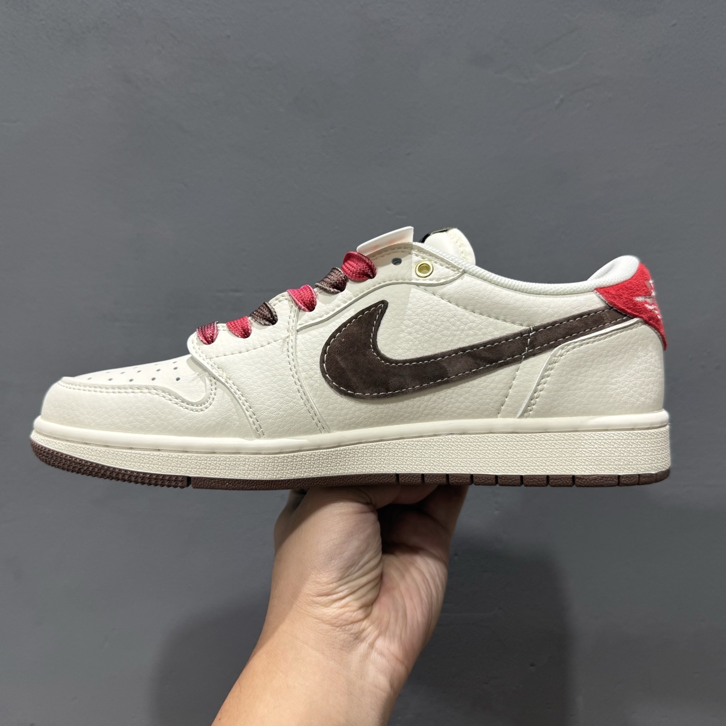 Travis Scott x Fragment Design × Air Jordan 1 Low SP AJ1 乔1北面联名 米棕小红标 低帮文化休闲板鞋 FC1688-213