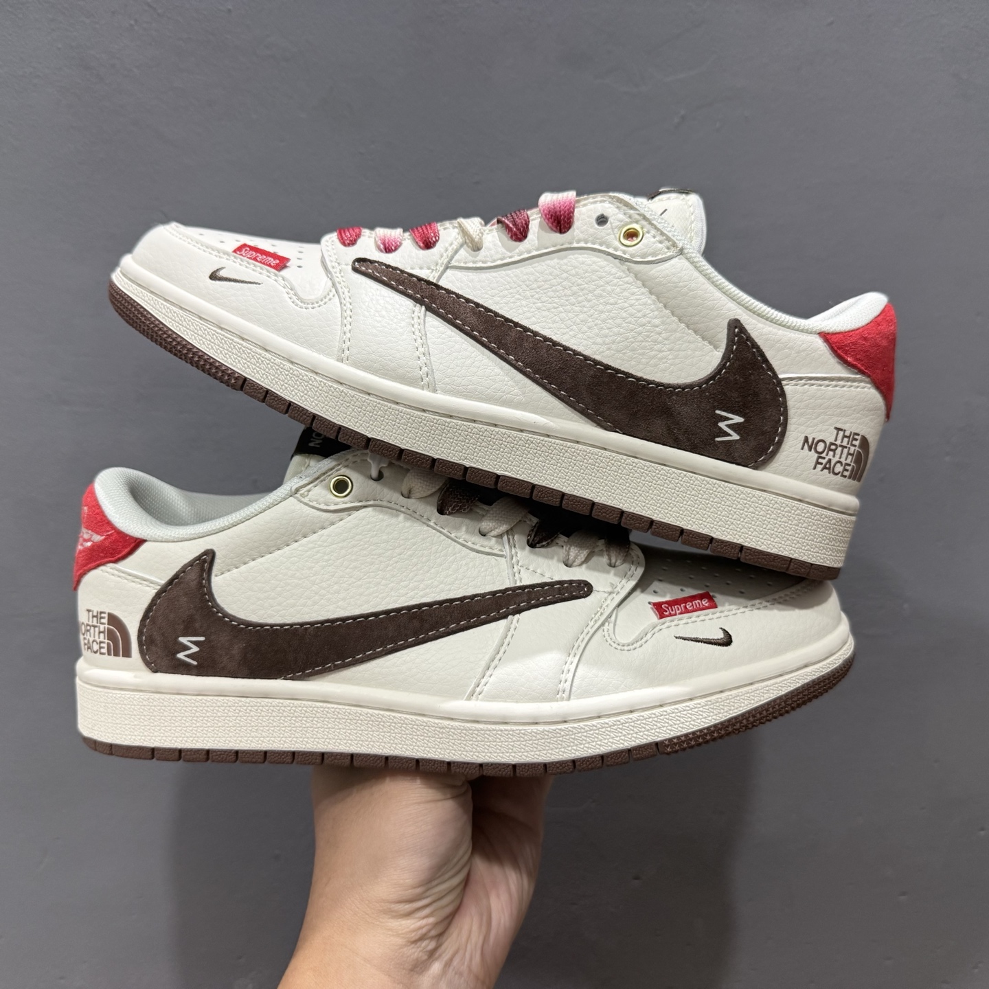 Travis Scott x Fragment Design × Air Jordan 1 Low SP AJ1 乔1北面联名 米棕小红标 低帮文化休闲板鞋 FC1688-213