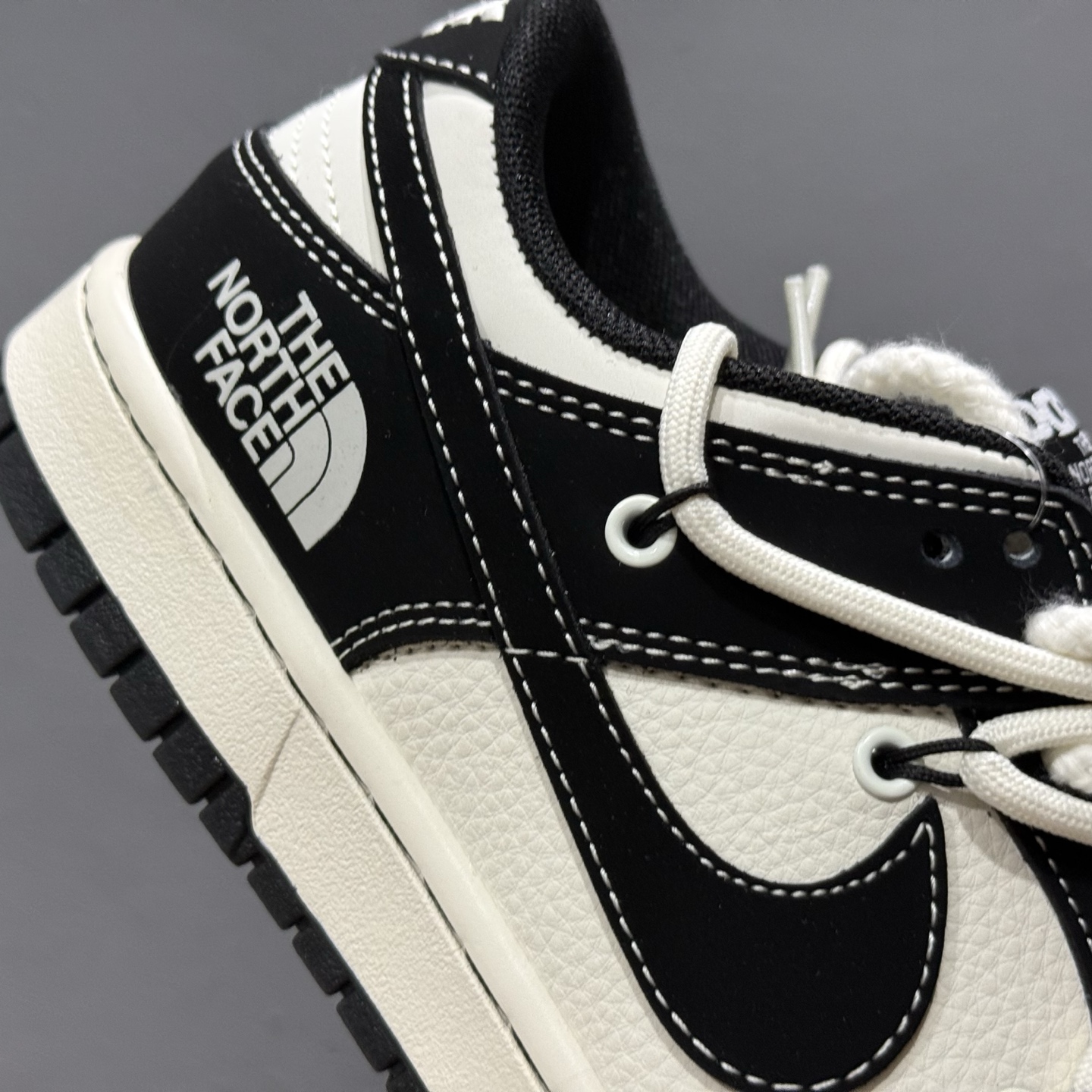 Nike SB Dunk Low 北面系列绑 带黑白黑勾 低帮休闲板鞋 YX5066-287