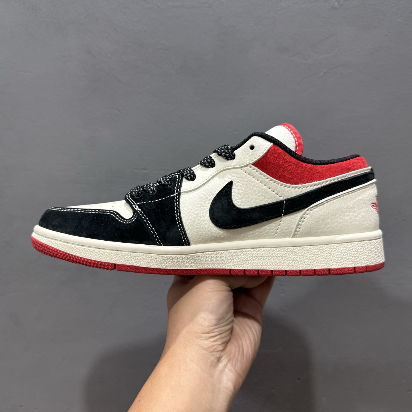 限量发售！ AIR JORDAN 1 LOW AJ1乔1低帮休闲板鞋“白红黑勾配色斯图西联名定制款 XS6086-006
