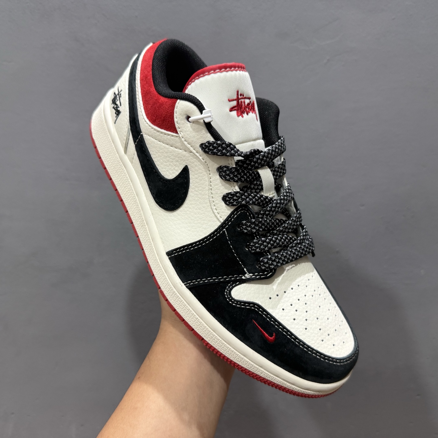 限量发售！ AIR JORDAN 1 LOW AJ1乔1低帮休闲板鞋“白红黑勾配色斯图西联名定制款 XS6086-006