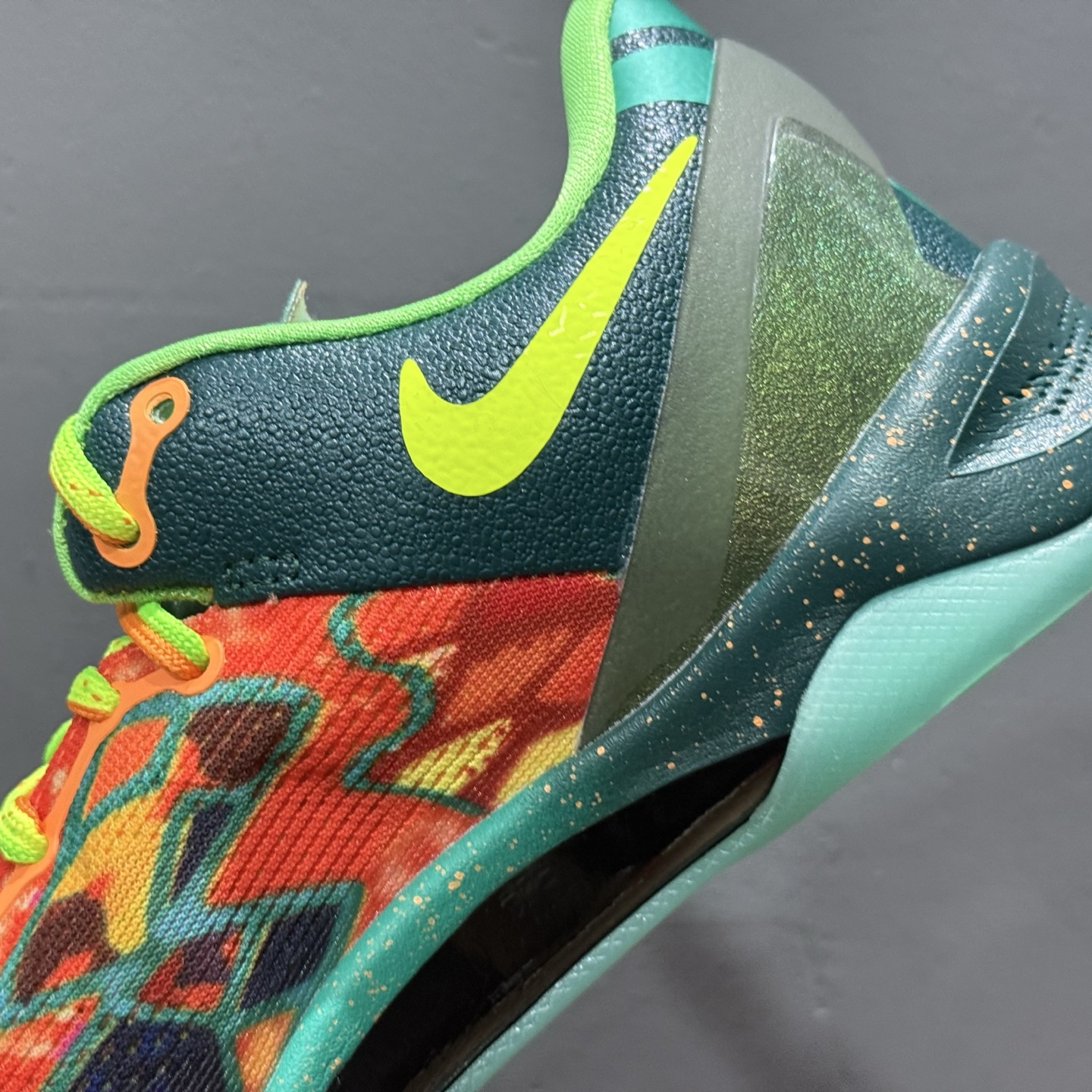 Nike Kobe 8 Protro ”What The Kobe” 科比8代 低帮篮球鞋/鸳鸯 橙蓝