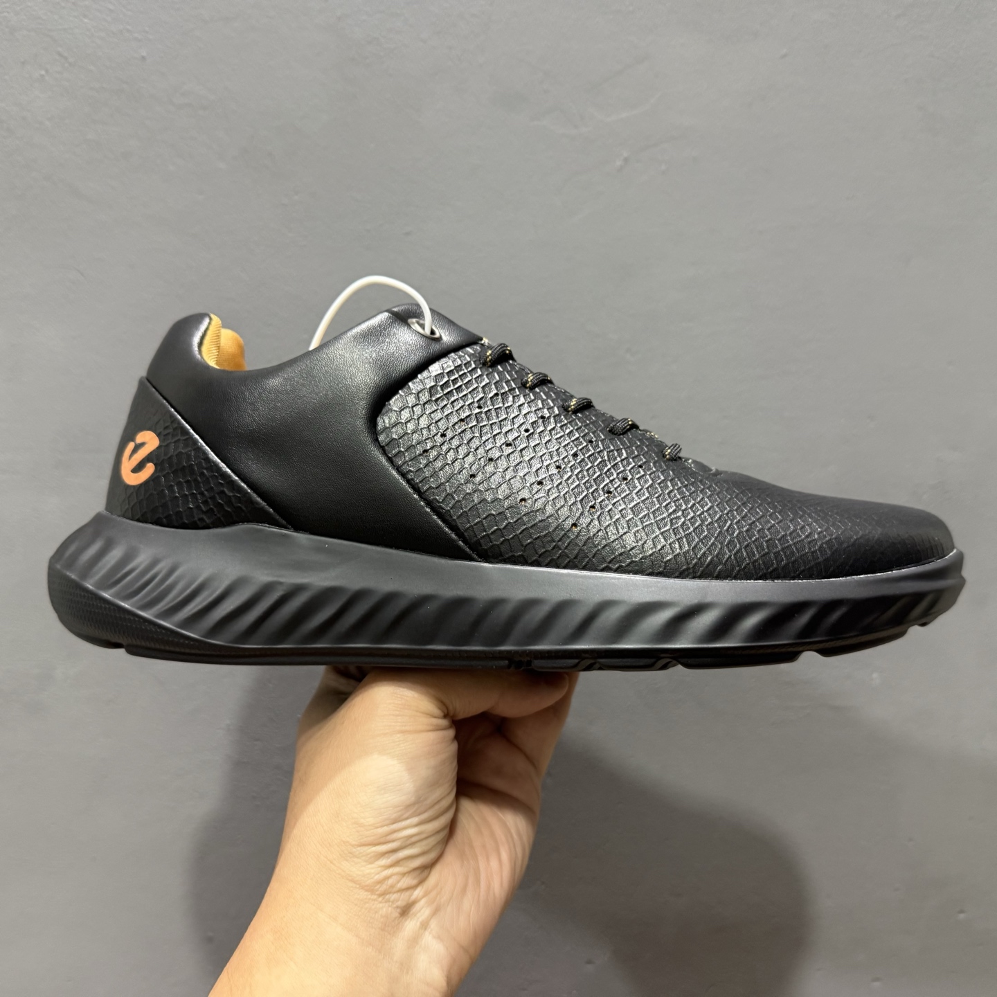 Ecco 爱步 #经典和现代工艺品质融合 精选小牛皮面料 百搭休闲老爹鞋