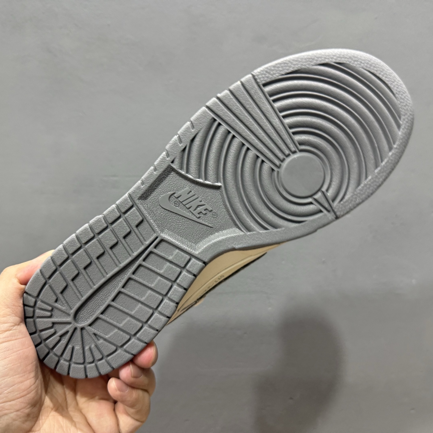 Off-White x Nike Dunk Low 绑带字幕灰勾 YX5066-223