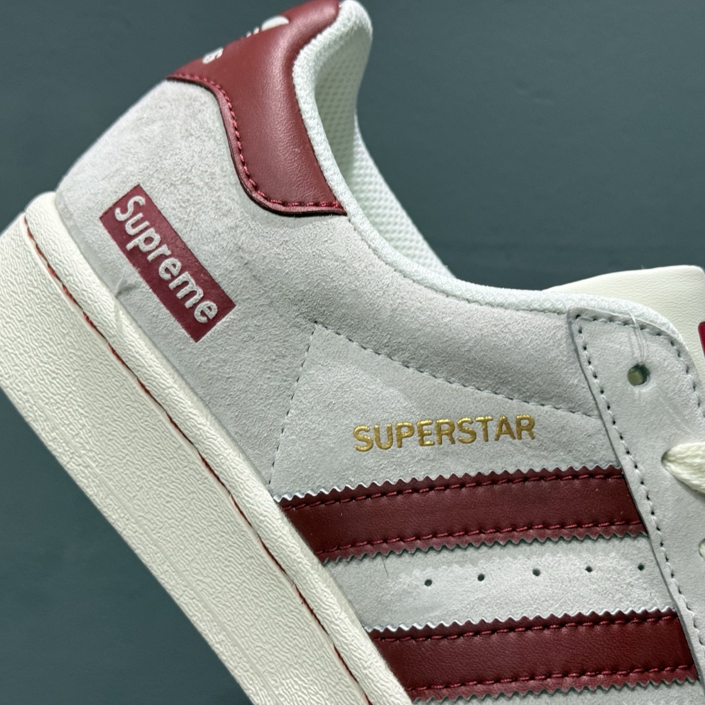 ＃纯原 CLOT x AD Originals Superstar “金标” #贝壳头古驰联名限定 贴合柔软皮料米白红经典配色 BZ2526