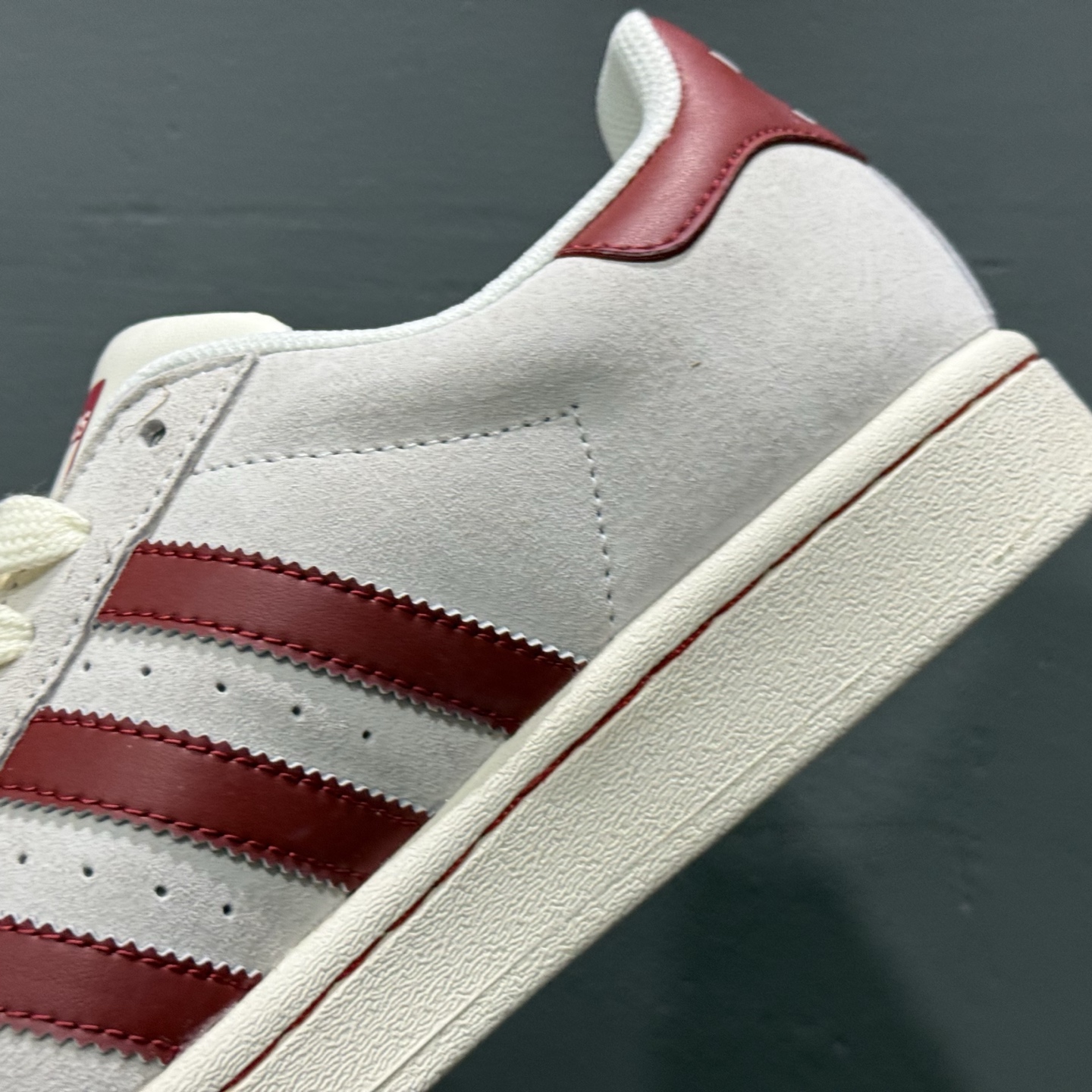 ＃纯原 CLOT x AD Originals Superstar “金标” #贝壳头古驰联名限定 贴合柔软皮料米白红经典配色 BZ2526