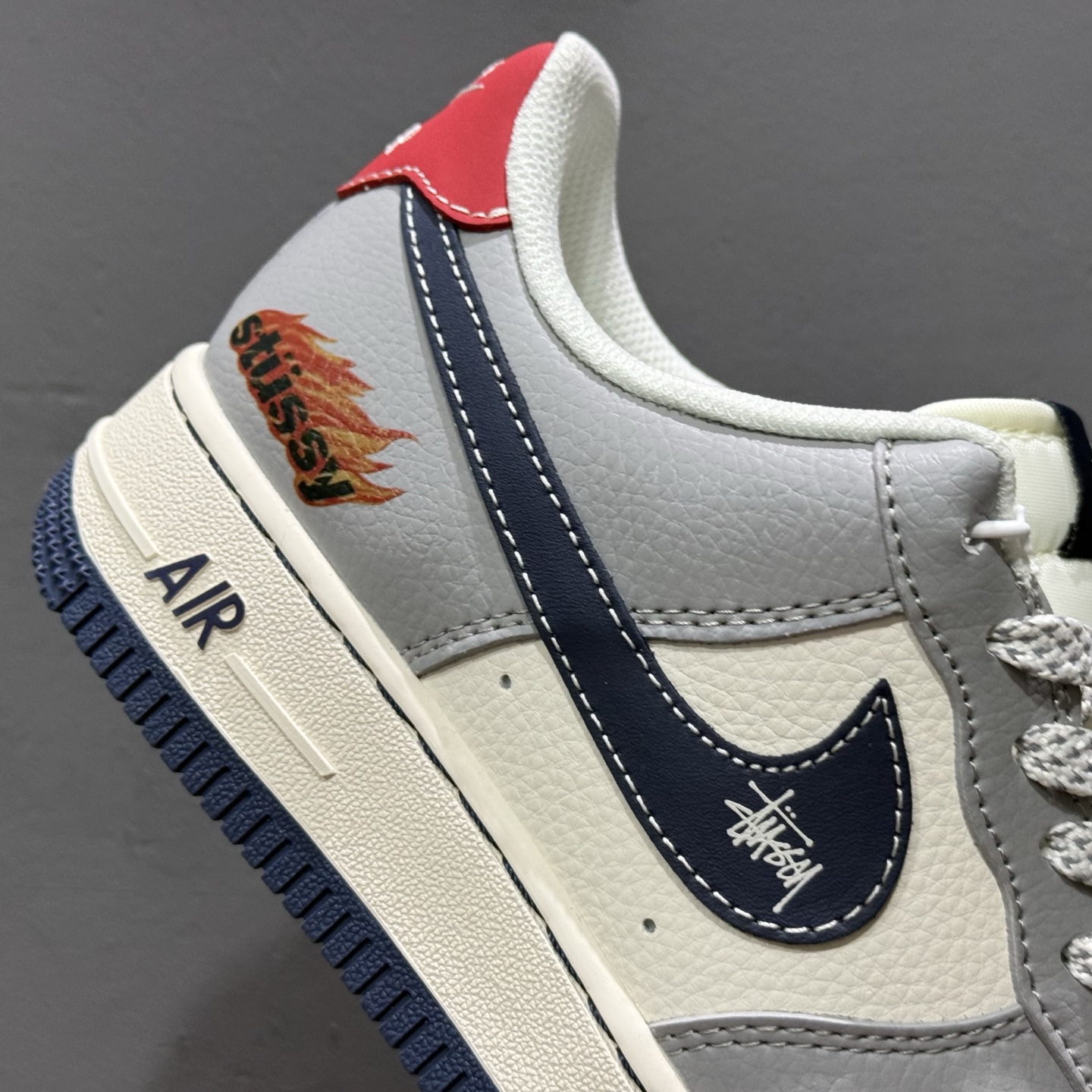NIKE AIR FORCE 1‘07 LV8 XS1958-555