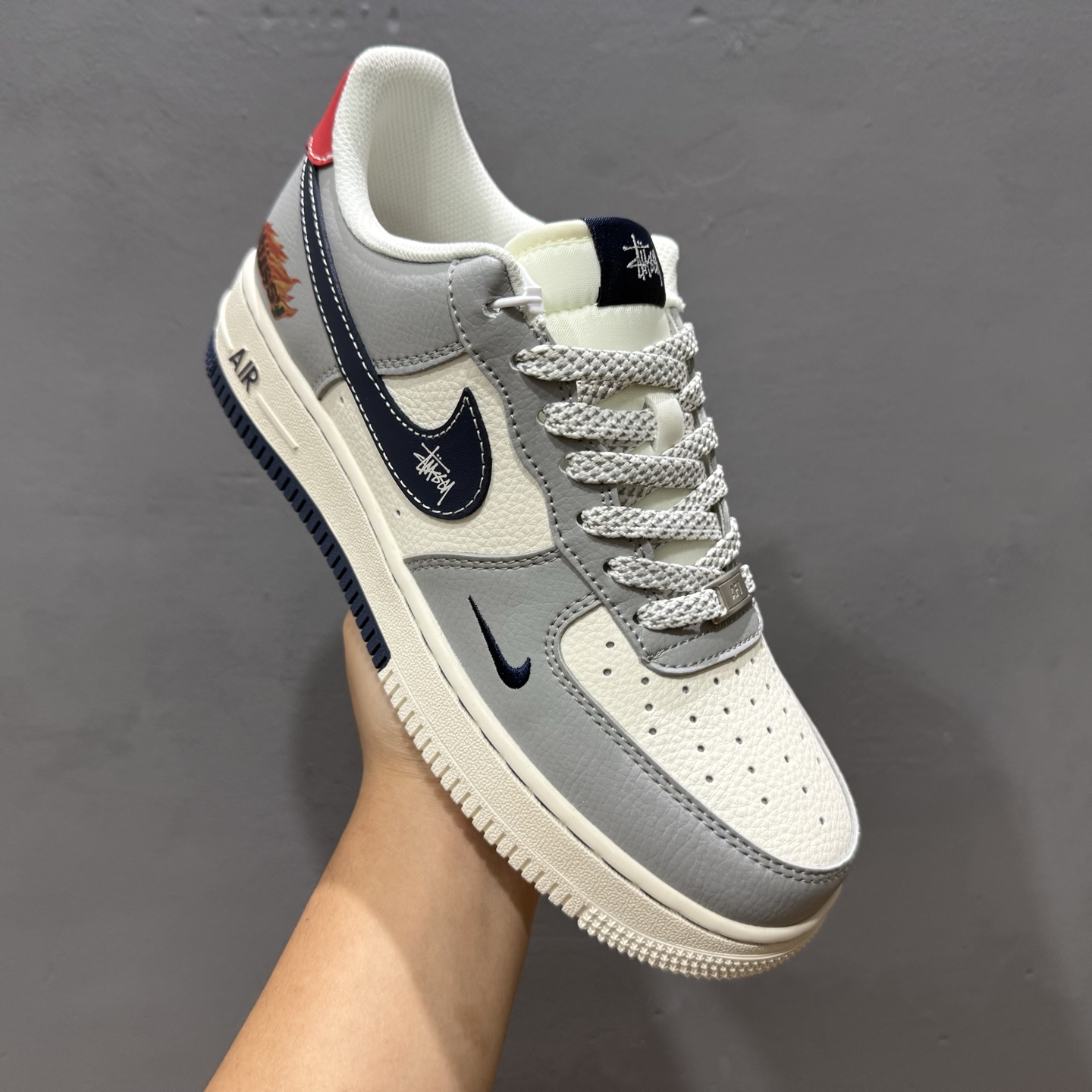 NIKE AIR FORCE 1‘07 LV8 XS1958-555