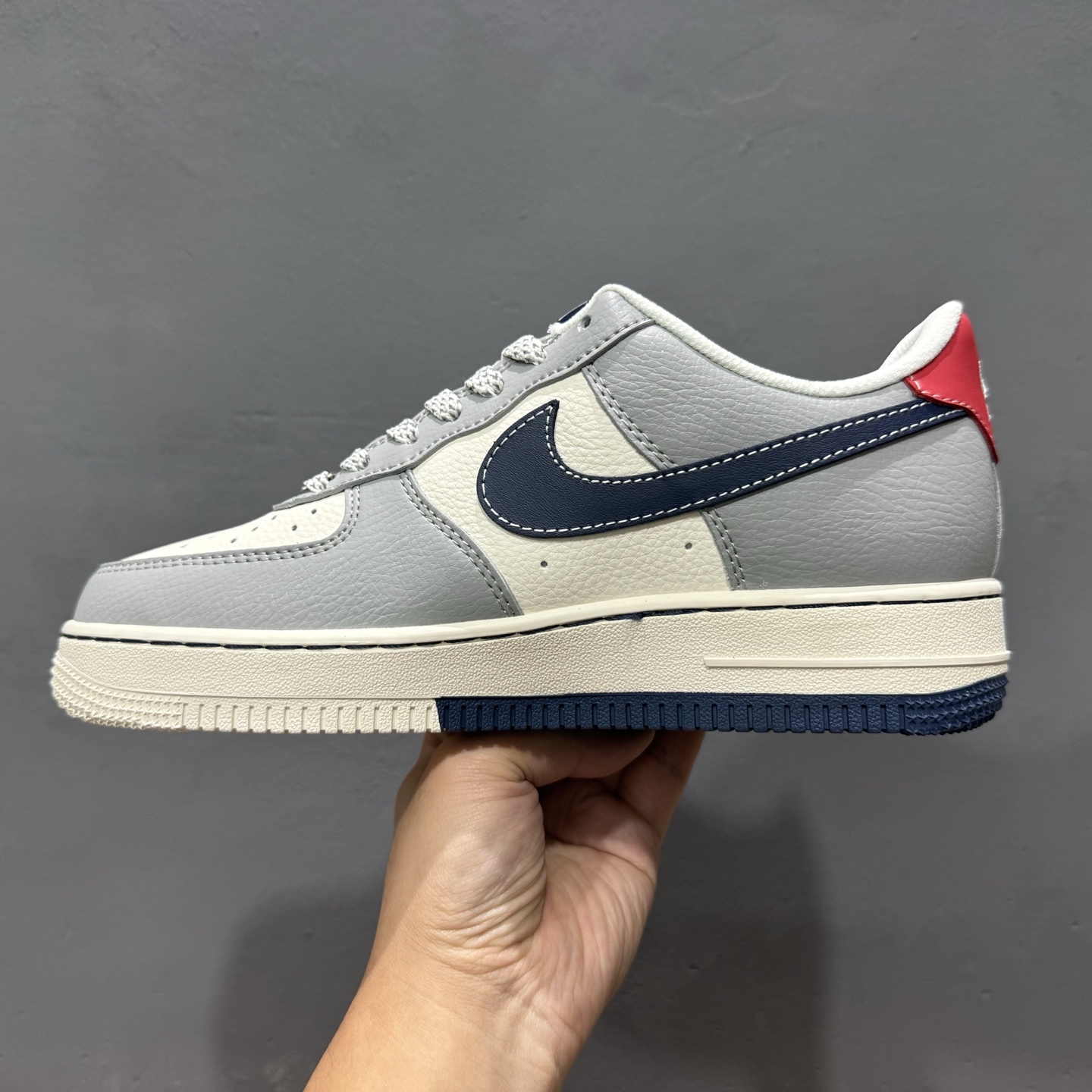 NIKE AIR FORCE 1‘07 LV8 XS1958-555