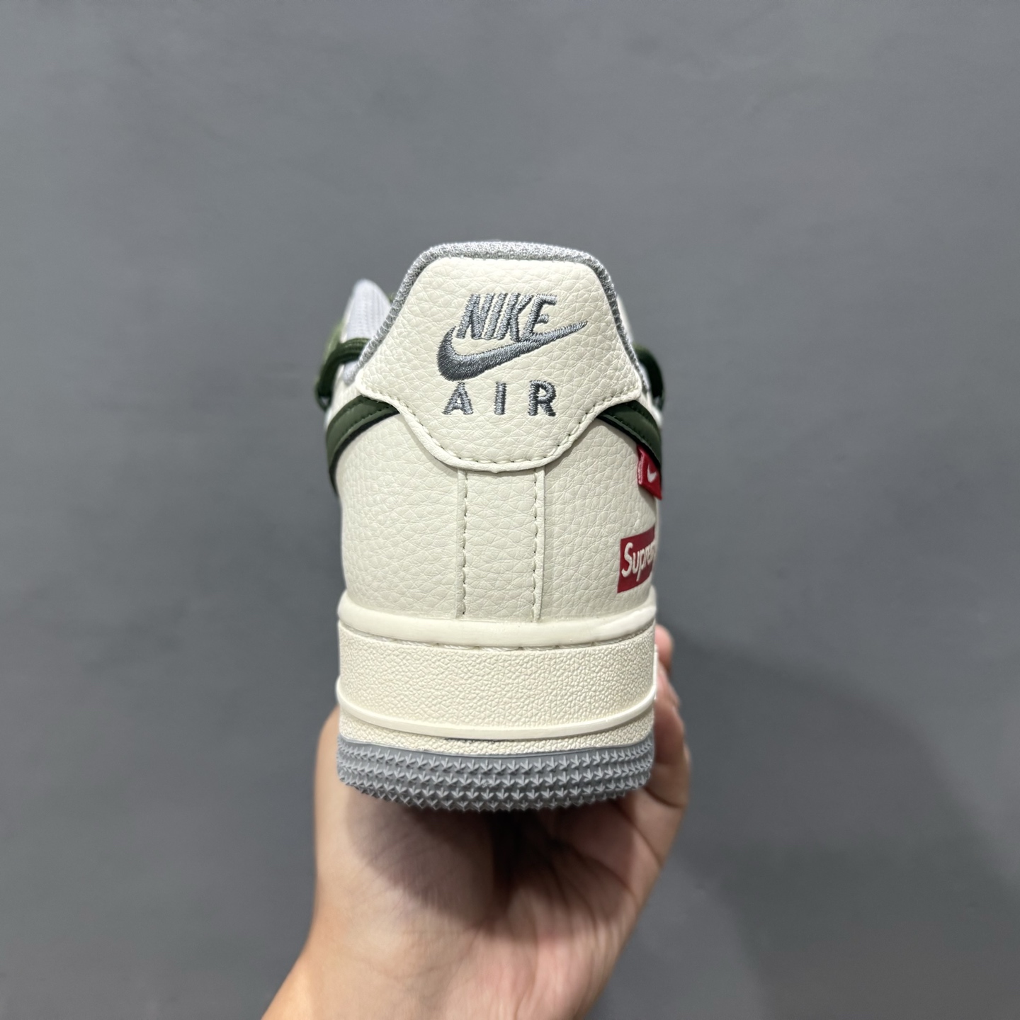 NIKE AIR FORCE 1‘07 LV8 DM6868-070