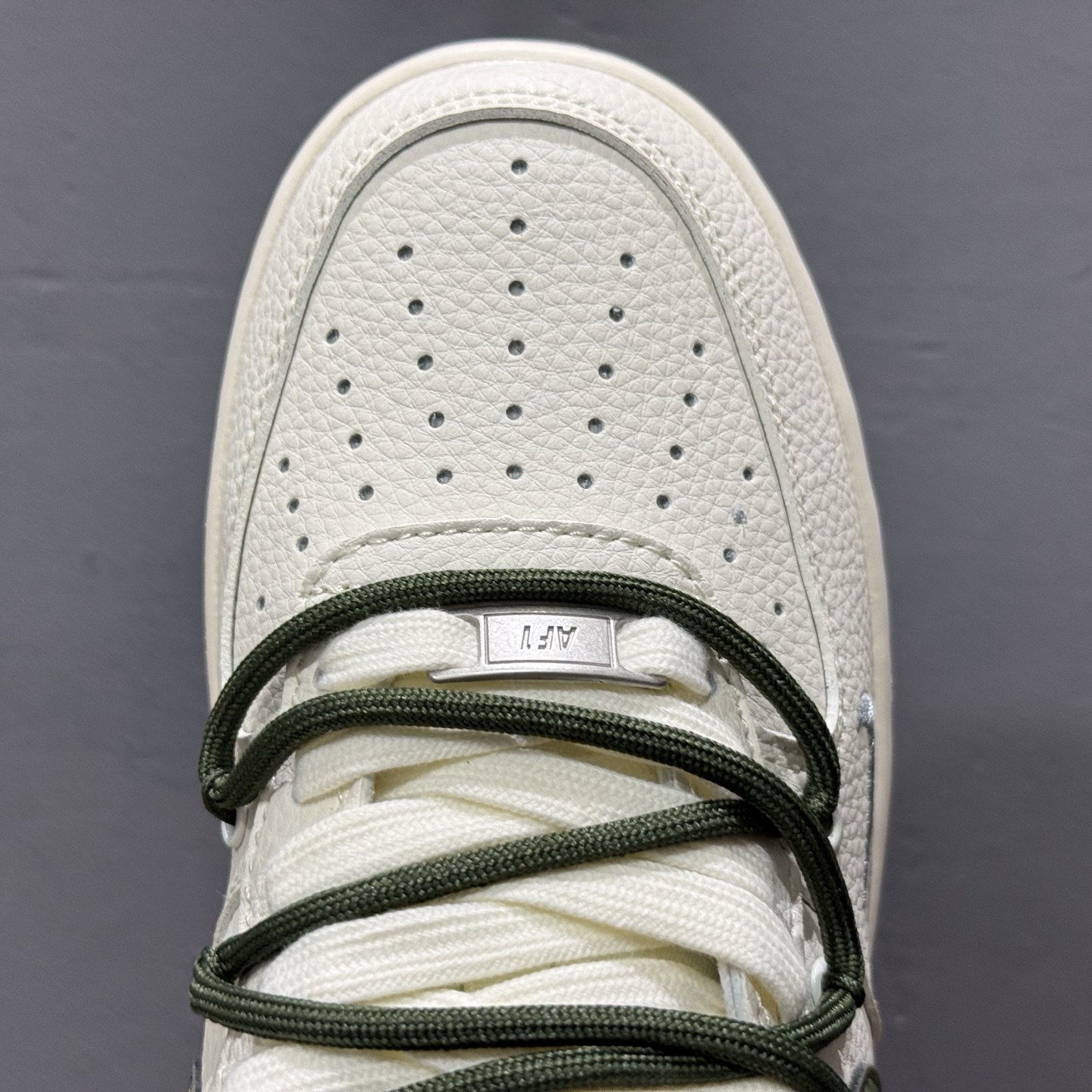 NIKE AIR FORCE 1‘07 LV8 DM6868-070