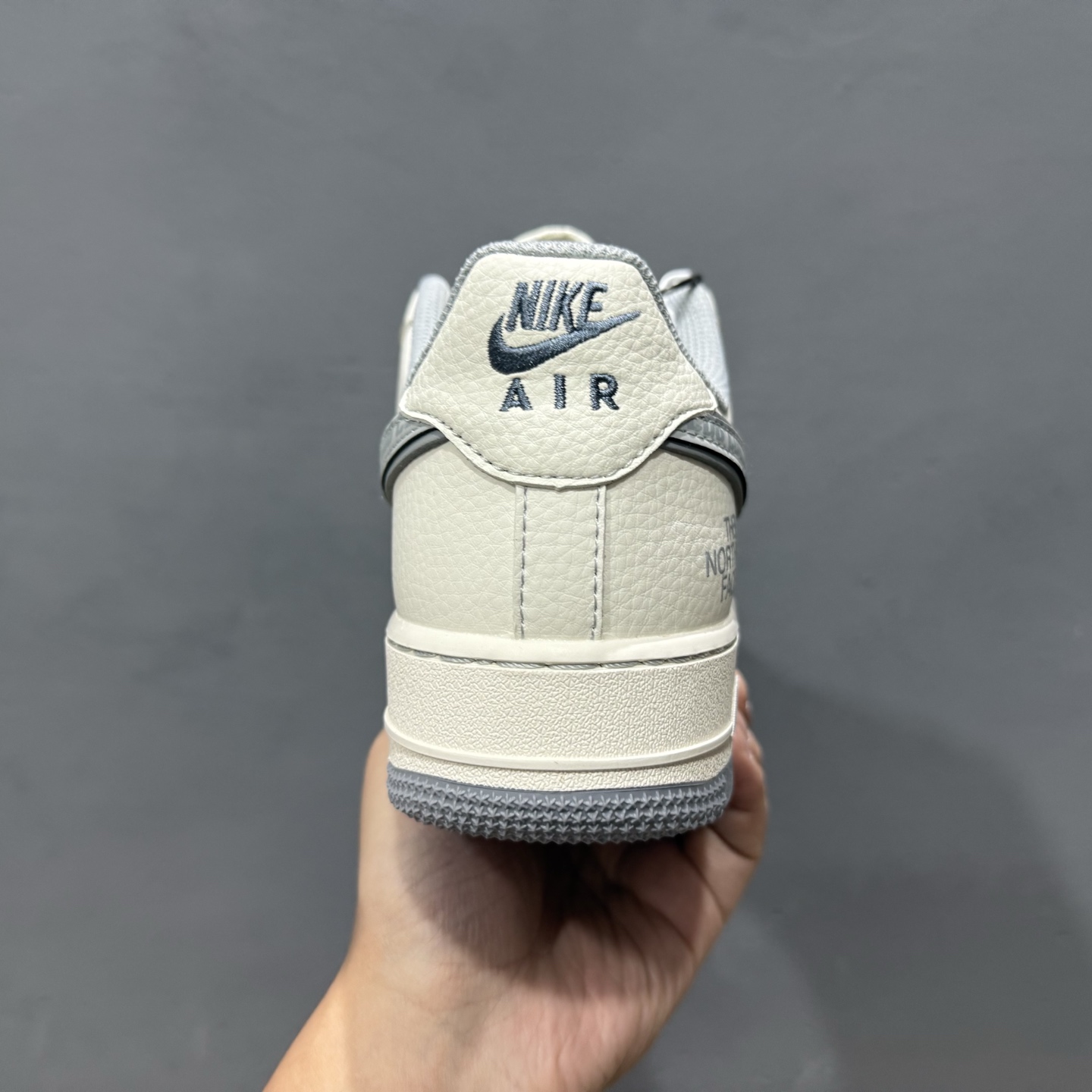Nike Air Force 1'07 Low 北面联名 CDG米灰勾 空军一号低帮休闲板鞋 HH7518-052