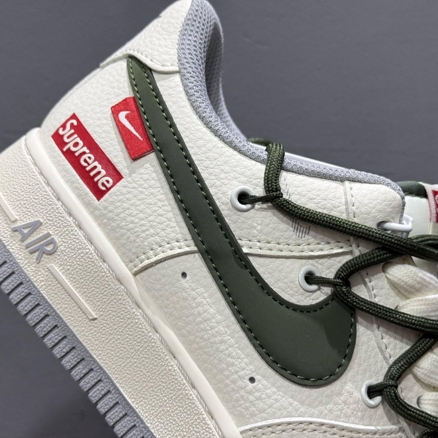 NIKE AIR FORCE 1‘07 LV8 DM6868-070